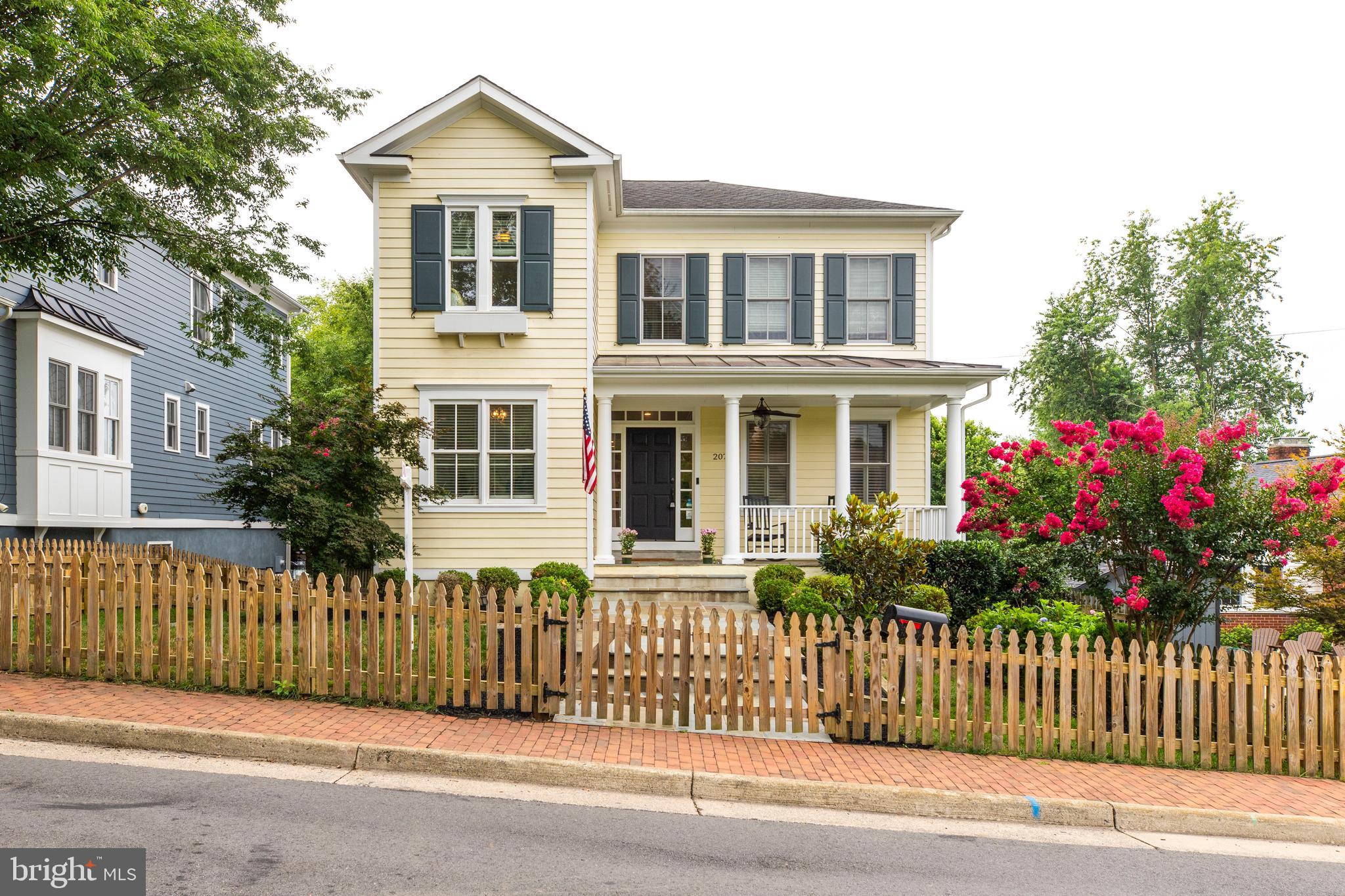 DOWNTOWN LEESBURG - Residential