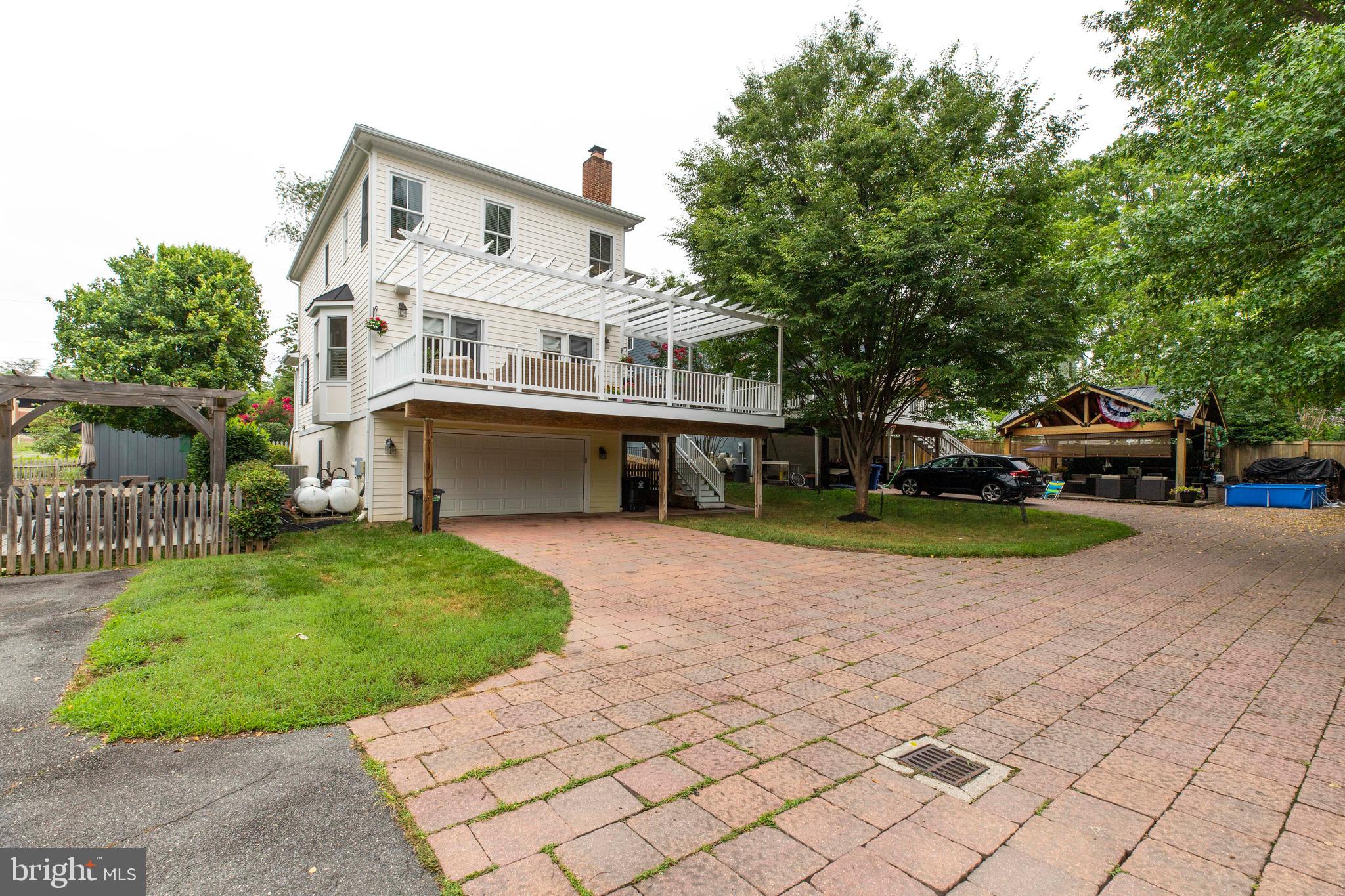 DOWNTOWN LEESBURG - Residential