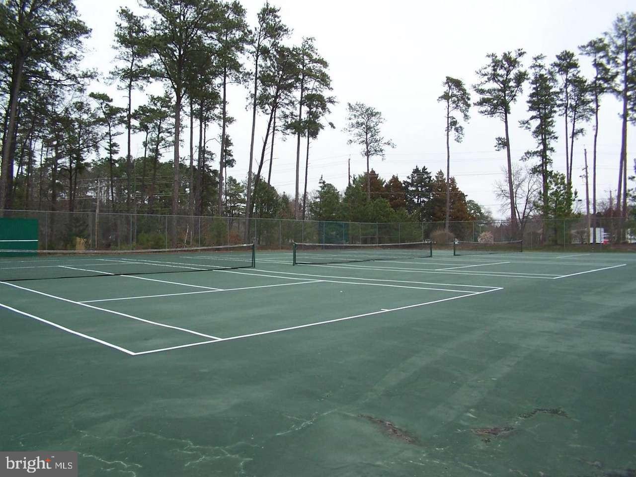 OYSTER BAY CONDOMINIUMS - Residential