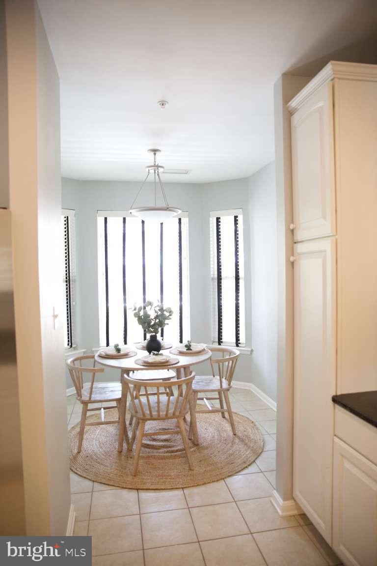 OYSTER BAY CONDOMINIUMS - Residential
