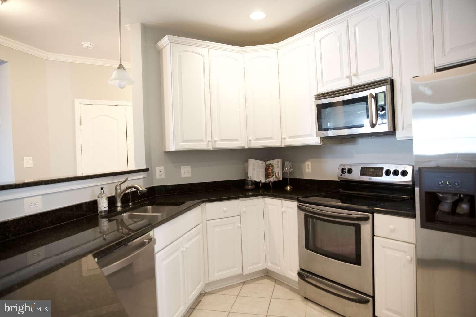 OYSTER BAY CONDOMINIUMS - Residential