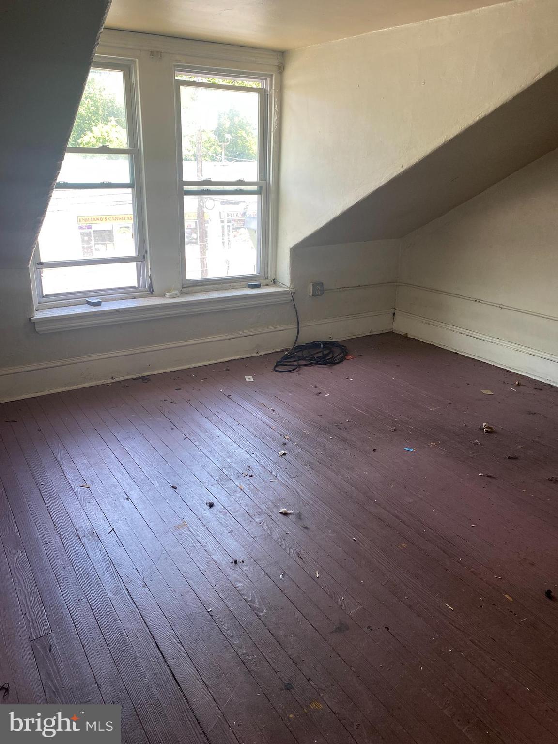 NORRISTOWN - Residential