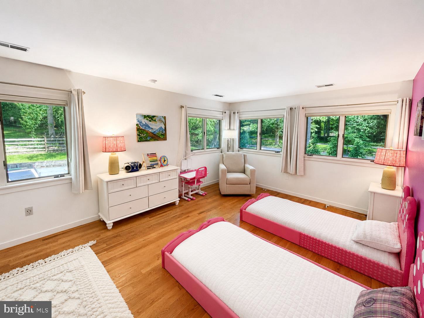 POTOMAC OUTSIDE - Residential