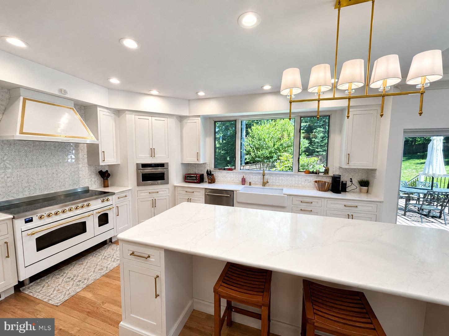 POTOMAC OUTSIDE - Residential