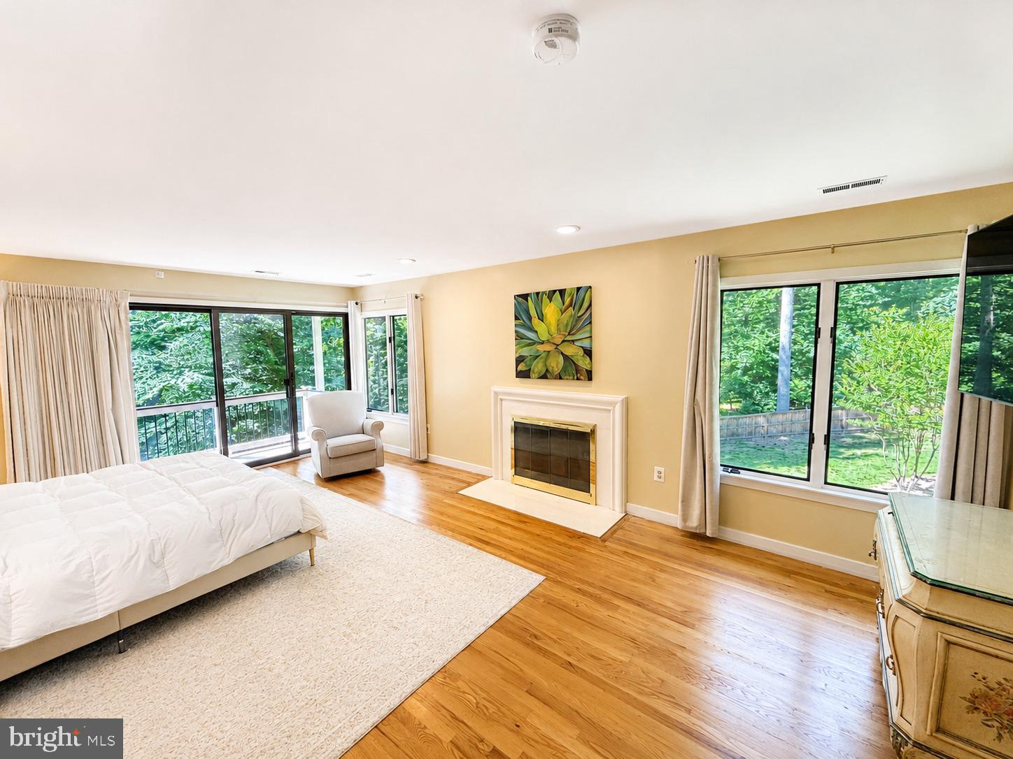 POTOMAC OUTSIDE - Residential