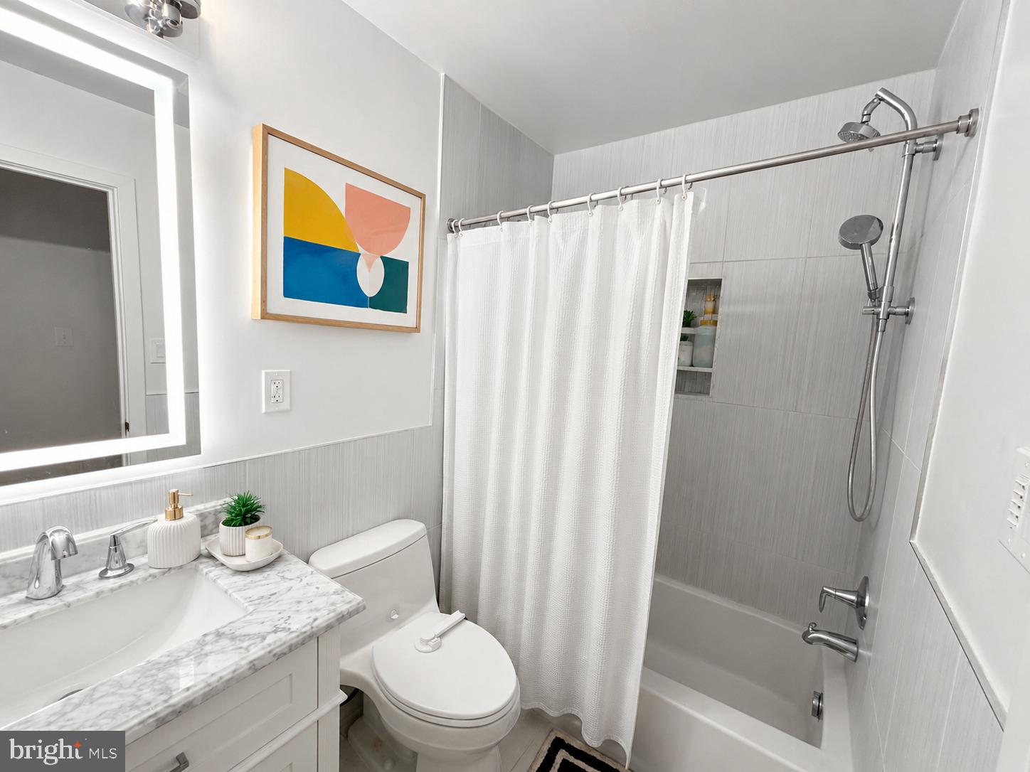 POTOMAC OUTSIDE - Residential