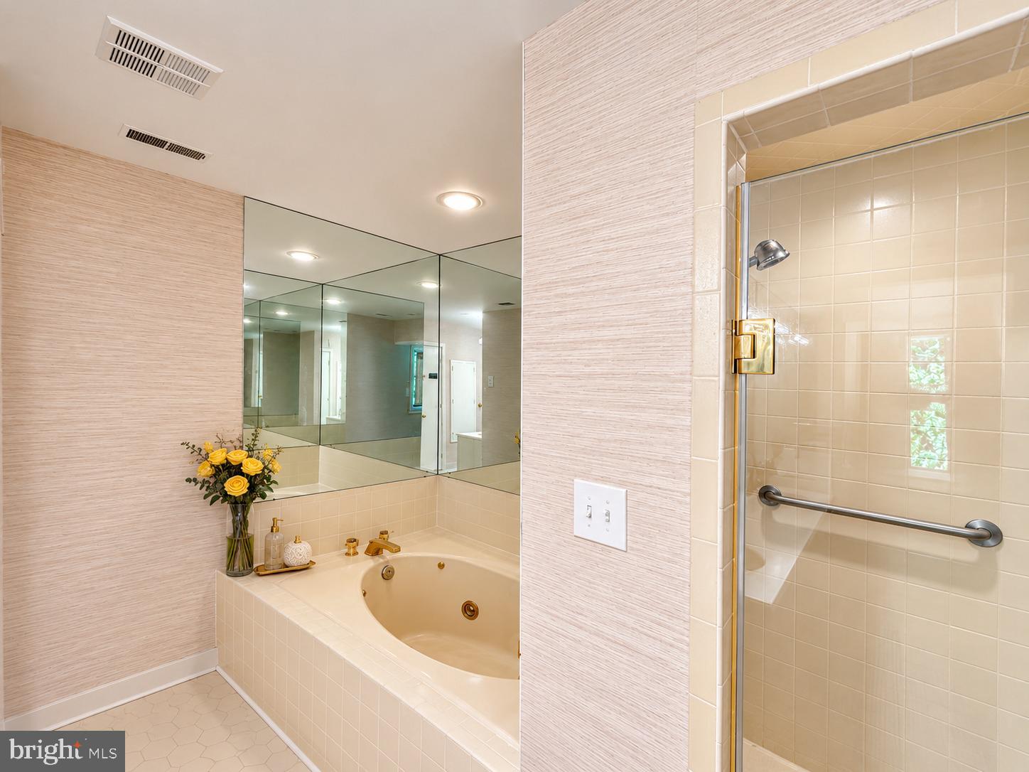 POTOMAC OUTSIDE - Residential