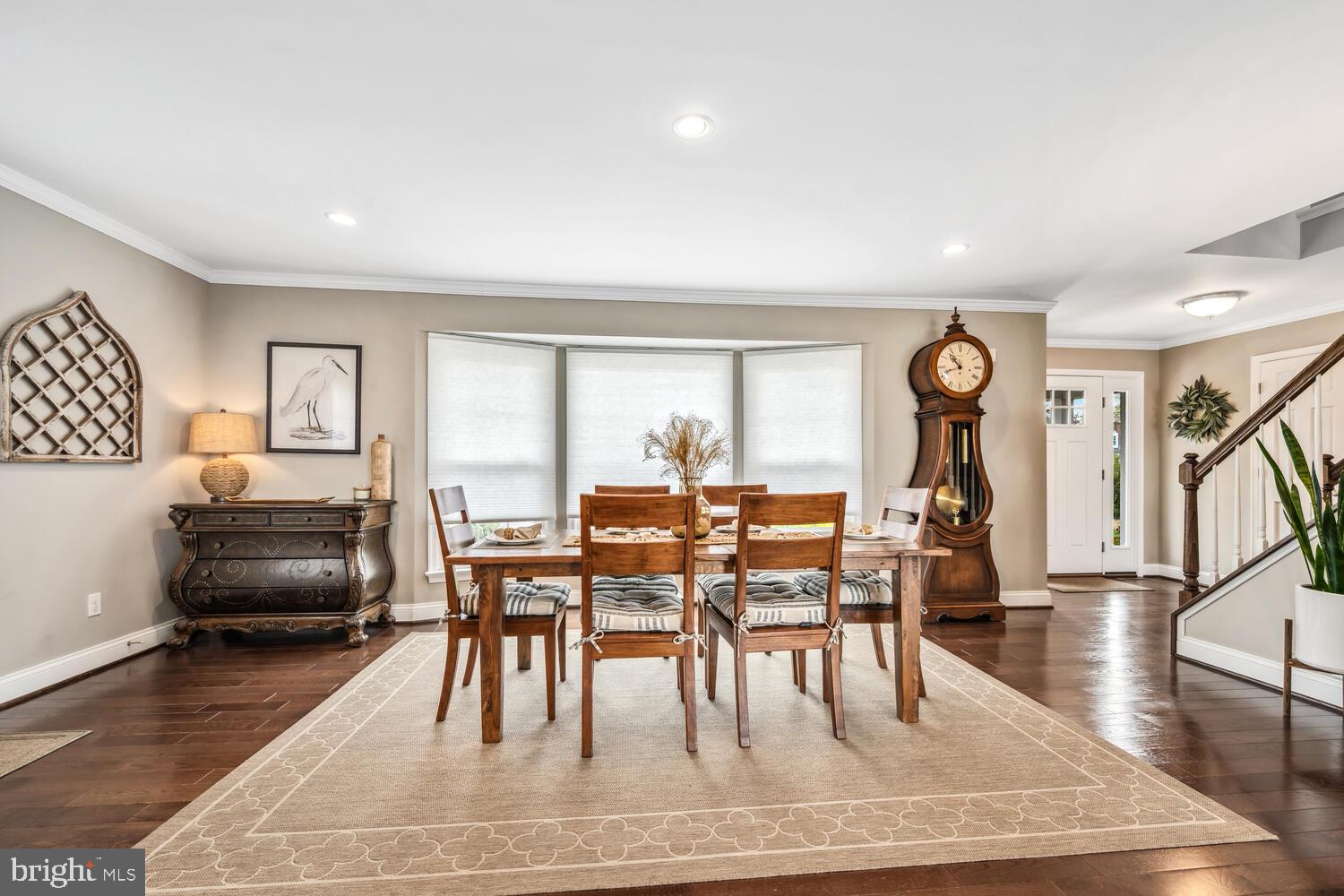 QUEEN ANNE COLONY - Residential