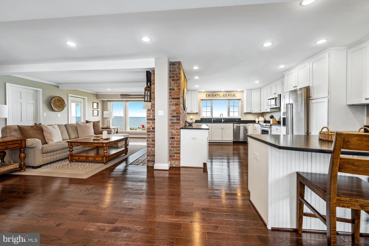 QUEEN ANNE COLONY - Residential