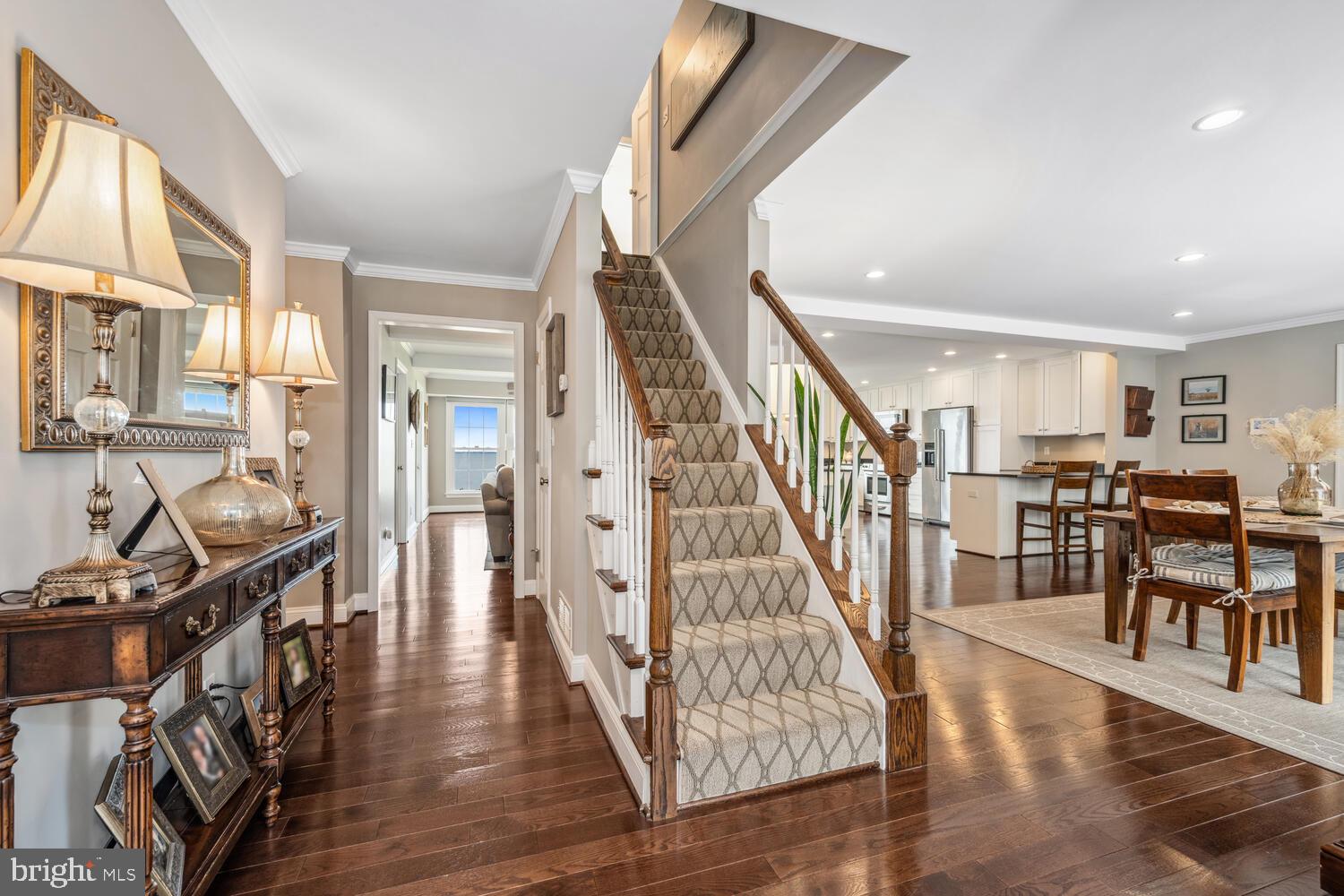 QUEEN ANNE COLONY - Residential