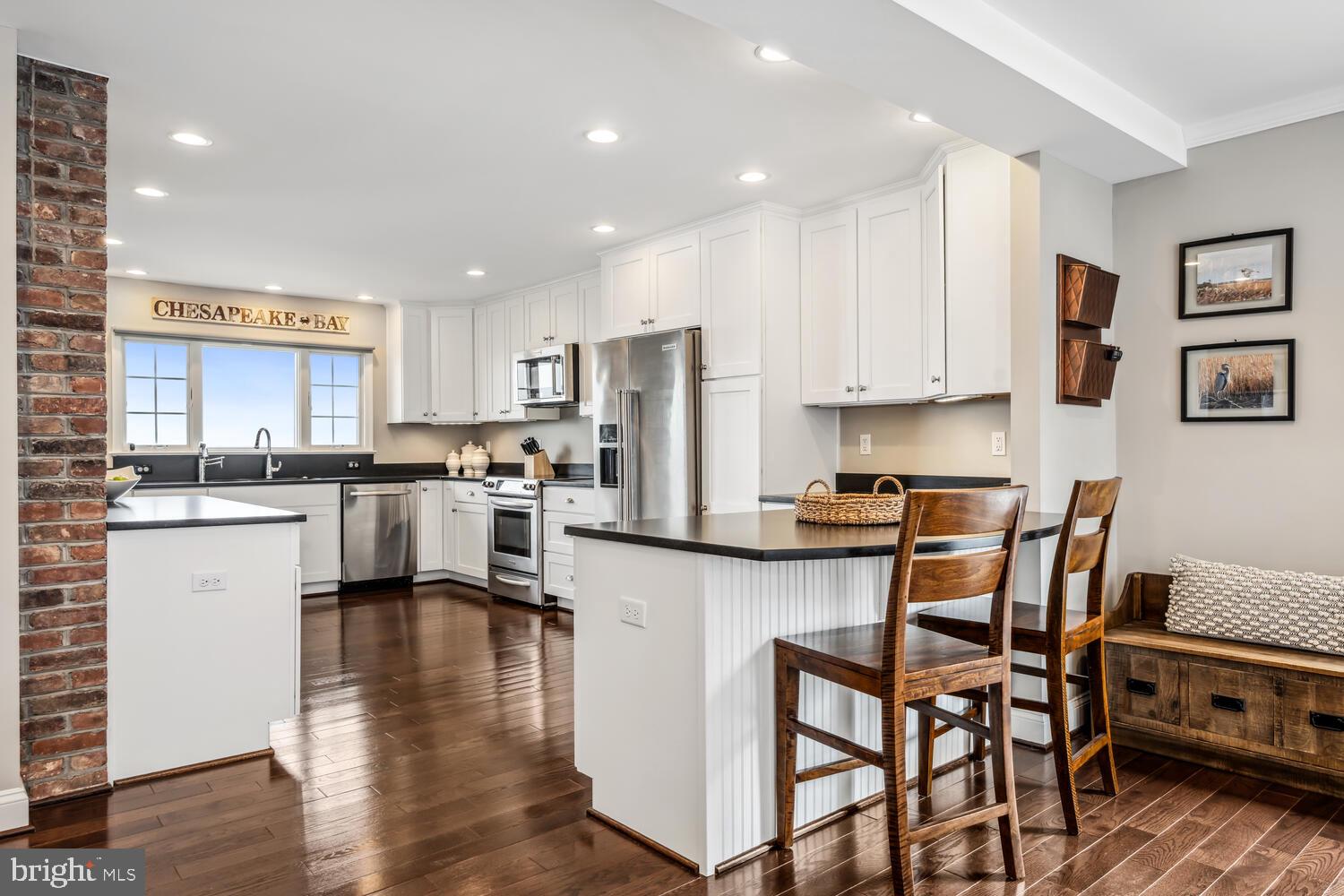 QUEEN ANNE COLONY - Residential
