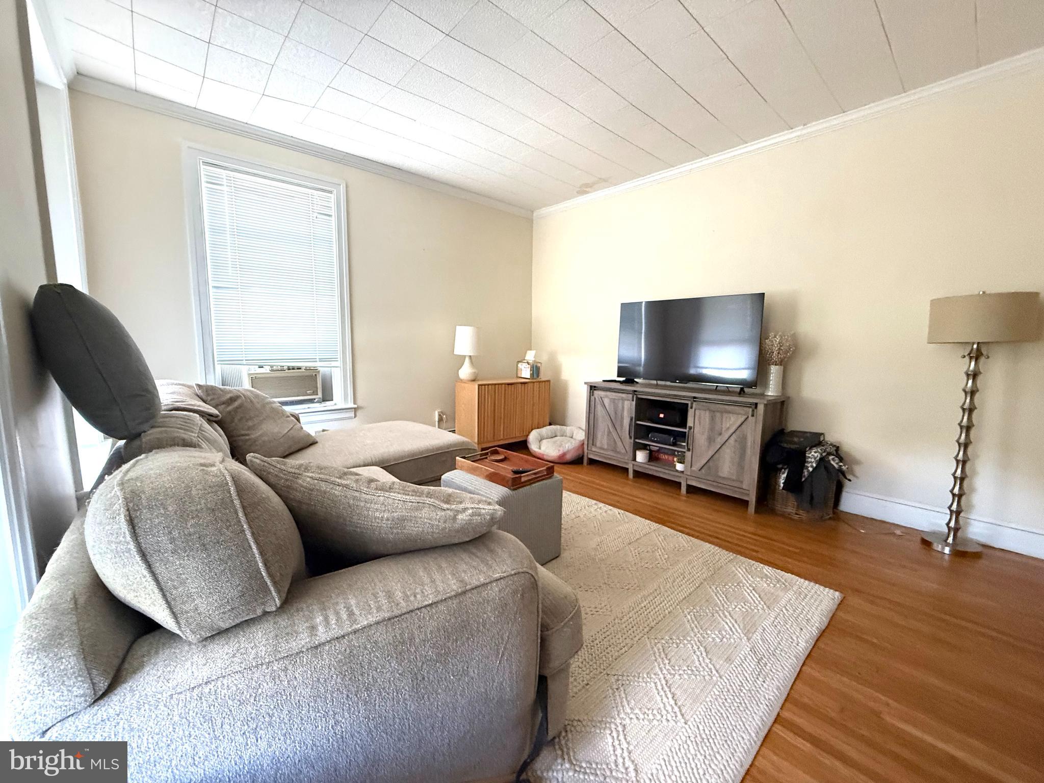 ELMWOOD - Residential Income