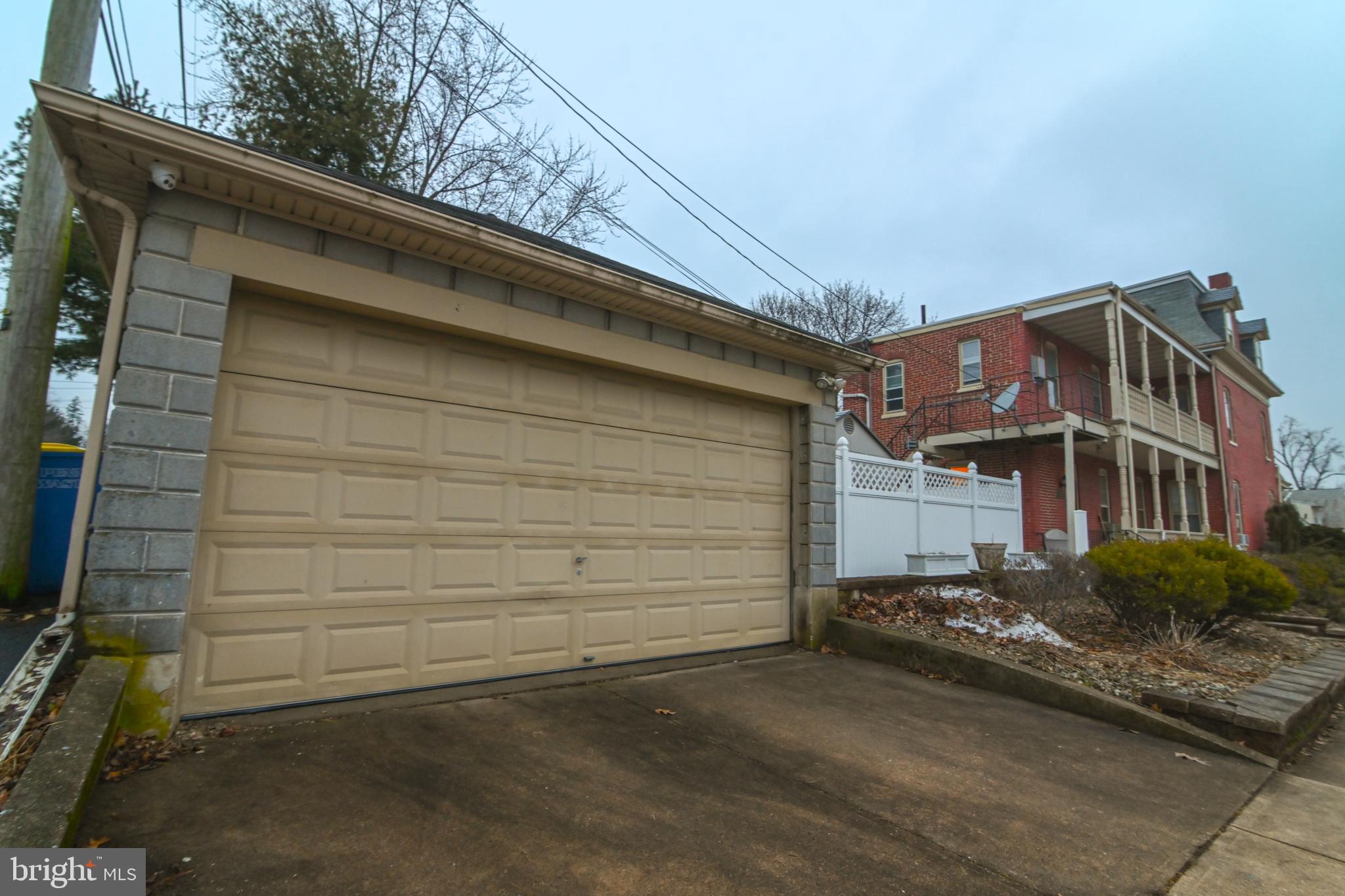 ELMWOOD - Residential Income