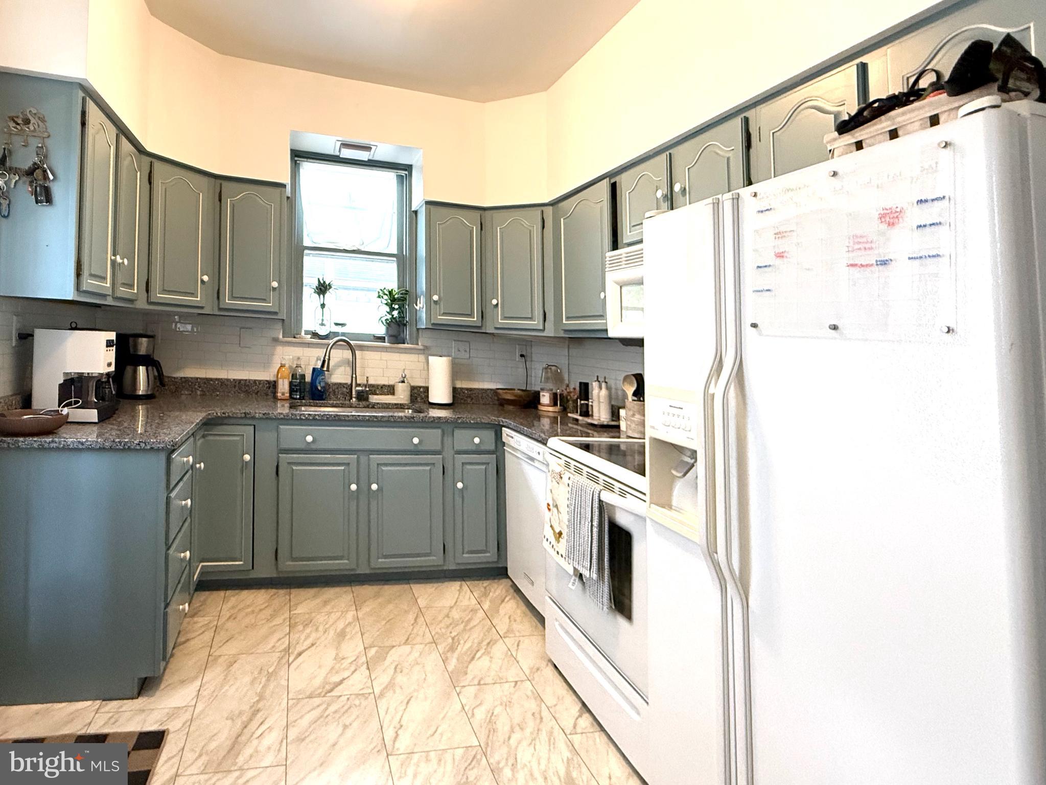 ELMWOOD - Residential Income