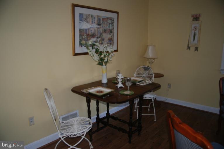 CHESTNUT RIDGE MANOR - Residential