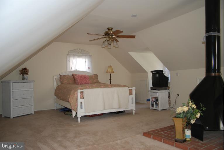 CHESTNUT RIDGE MANOR - Residential