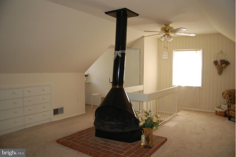 CHESTNUT RIDGE MANOR - Residential