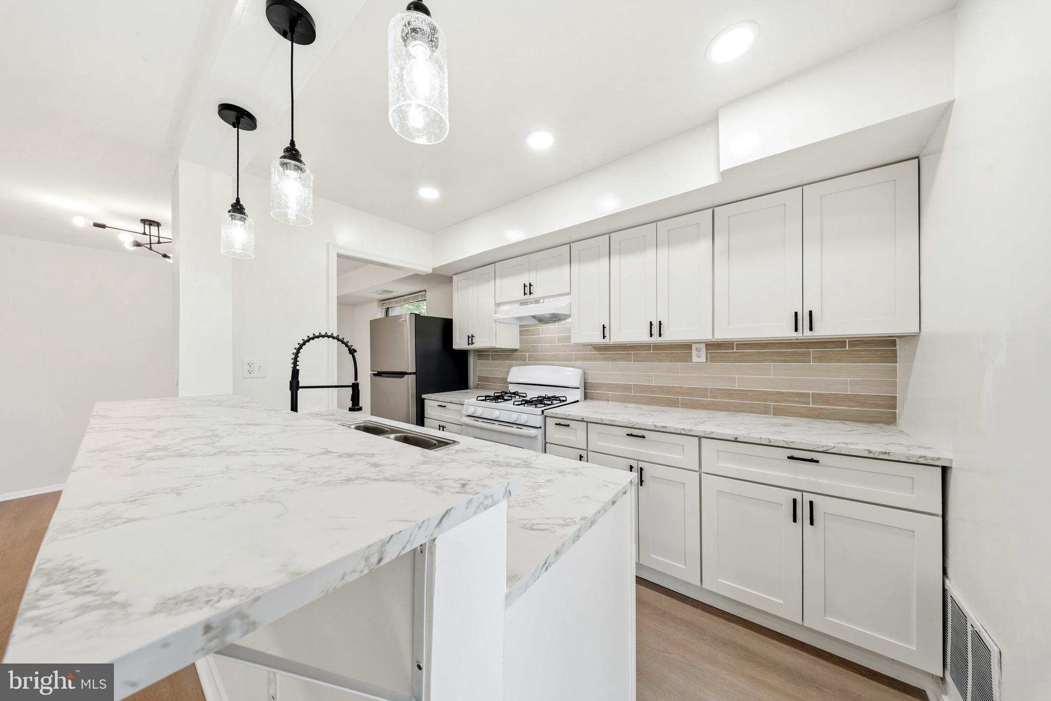 GLENWAYE GARDENS - Residential