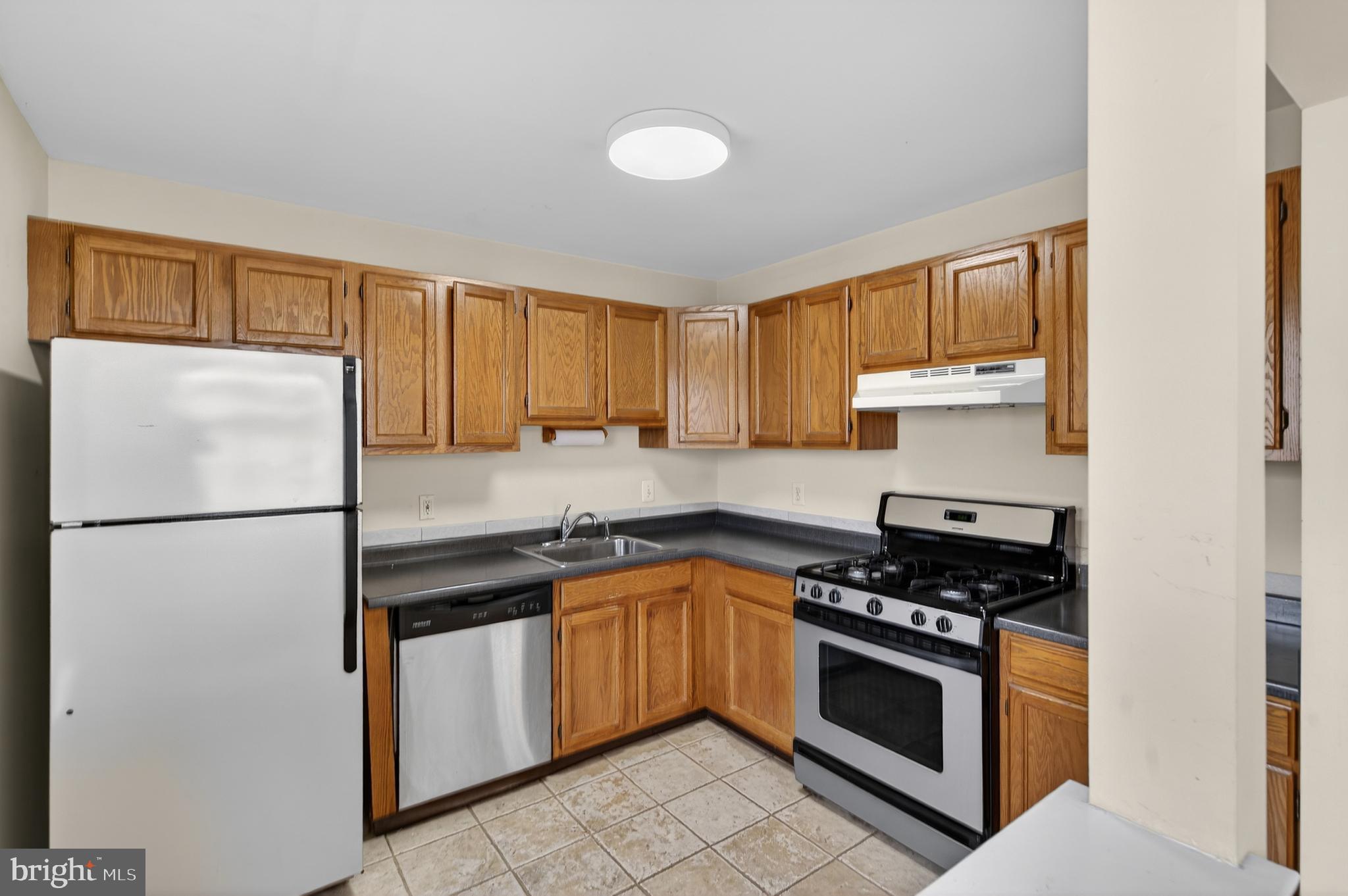 MAKEFIELD GLEN - Residential