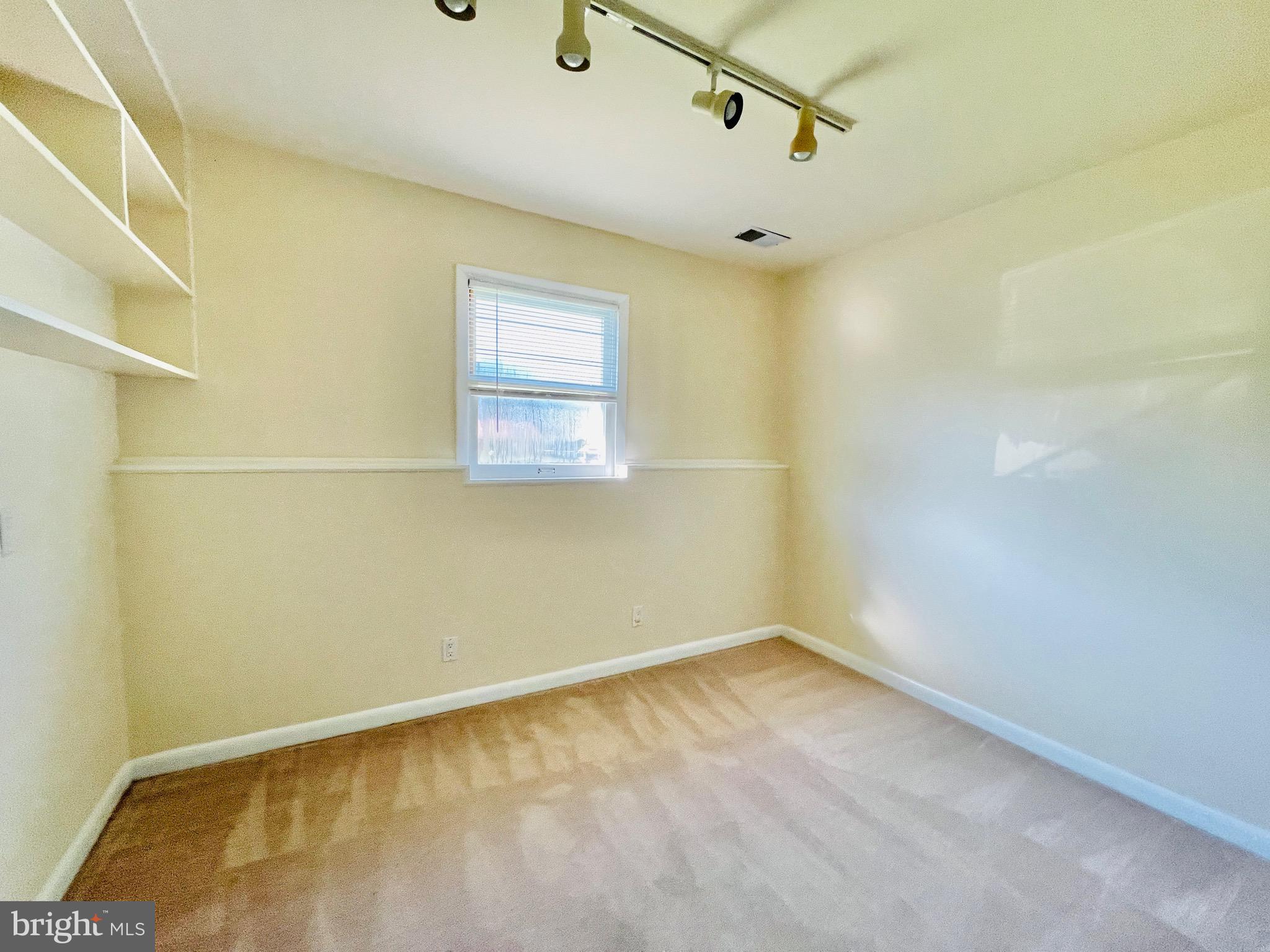 VISTA WOODS - Residential Lease