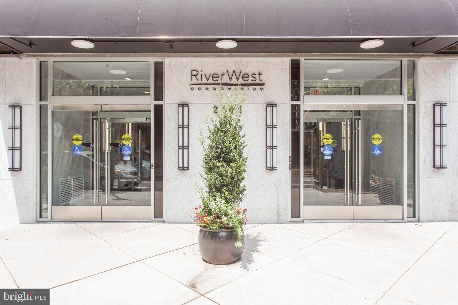 Beautifully renovated studio condo in the desirable River West Condominiums, located in the heart of Rittenhouse Square. Enjoy northern city views from this recently updated home featuring a gorgeous kitchen, fully equipped with stainless steel appliances (gas range, full-sized refrigerator and dishwasher), quartz countertops, and a convenient breakfast bar/island. The home also offers an updated bathroom with a large shower and a mirrored closet.
Excellent investment opportunity with a tenant in place and an active lease through May 31, 2027, providing immediate rental income. River West is highly sought after by nearby hospital and university professionals, contributing to strong rental demand.
Condo fees include ALL utilities (gas, electric, water, heat, and air conditioning) plus a 24-hour front desk, secure entry, fitness center, resident lounge, and on-site management. PET FRIENDLY ENVIRONMENT: The building welcomes pets, making it an ideal choice for animal lovers.
Prime location near Penn, Drexel, major hospitals, dining, shopping, museums, and public transportation. A turnkey investment or convenient city residence in one of Philadelphia's most desirable neighborhoods.