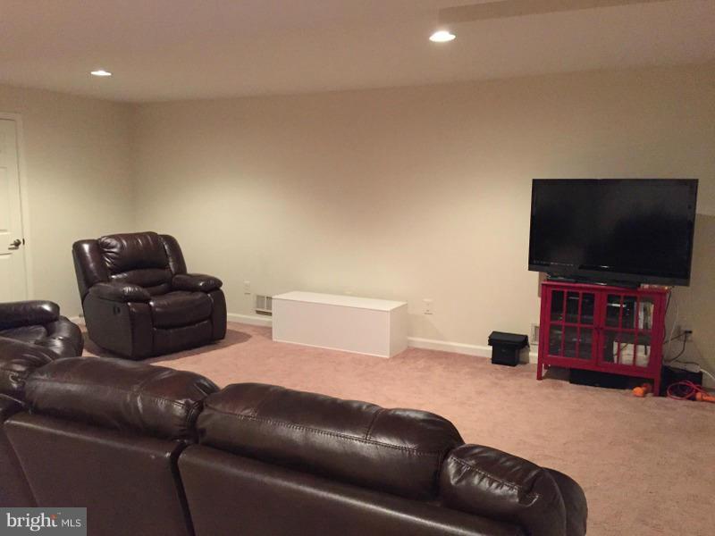 OAK SPRINGS - Residential Lease
