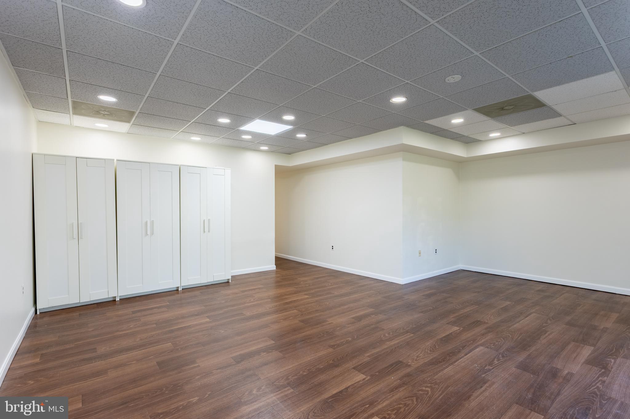 CALVERTON TOWNES - Residential