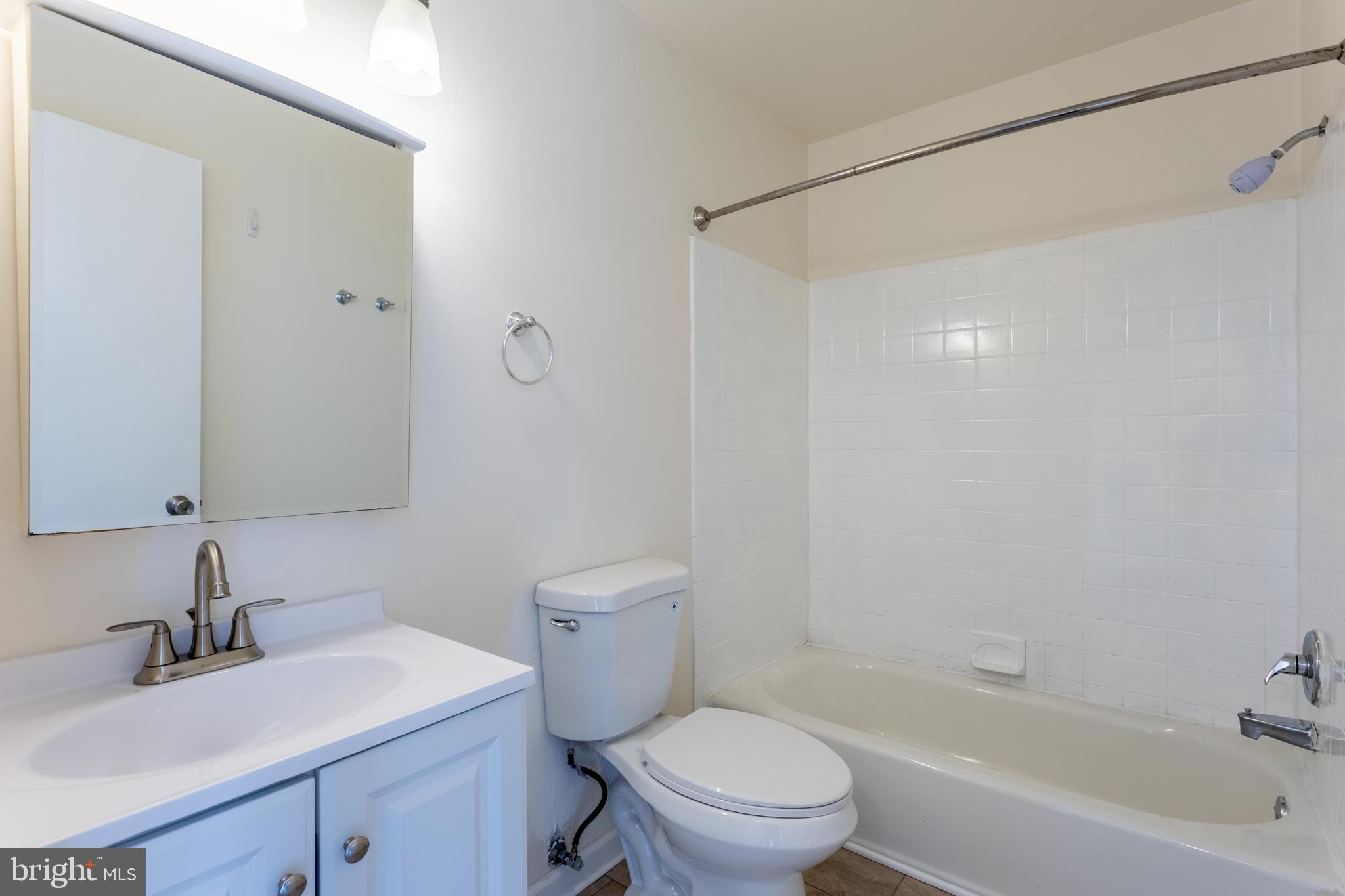CALVERTON TOWNES - Residential