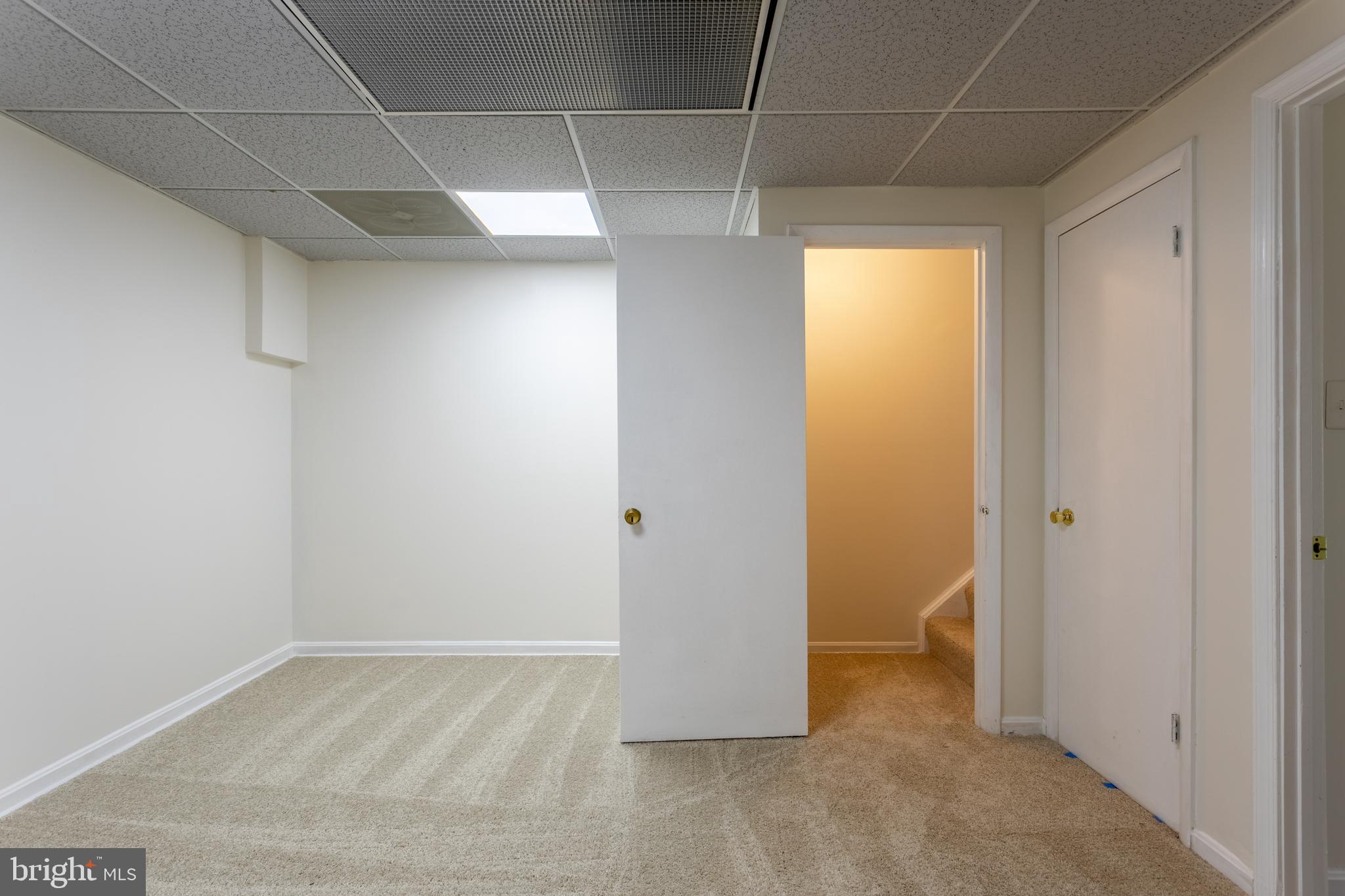 CALVERTON TOWNES - Residential