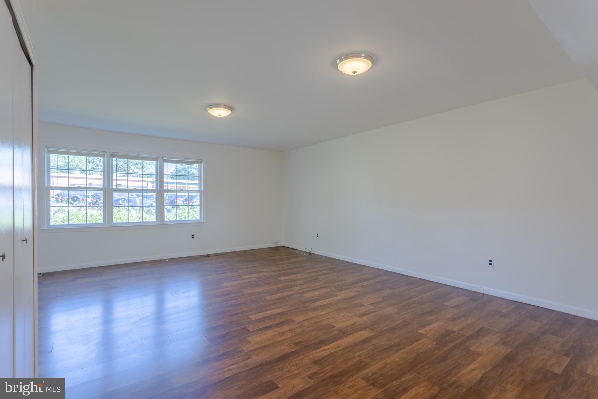 CALVERTON TOWNES - Residential