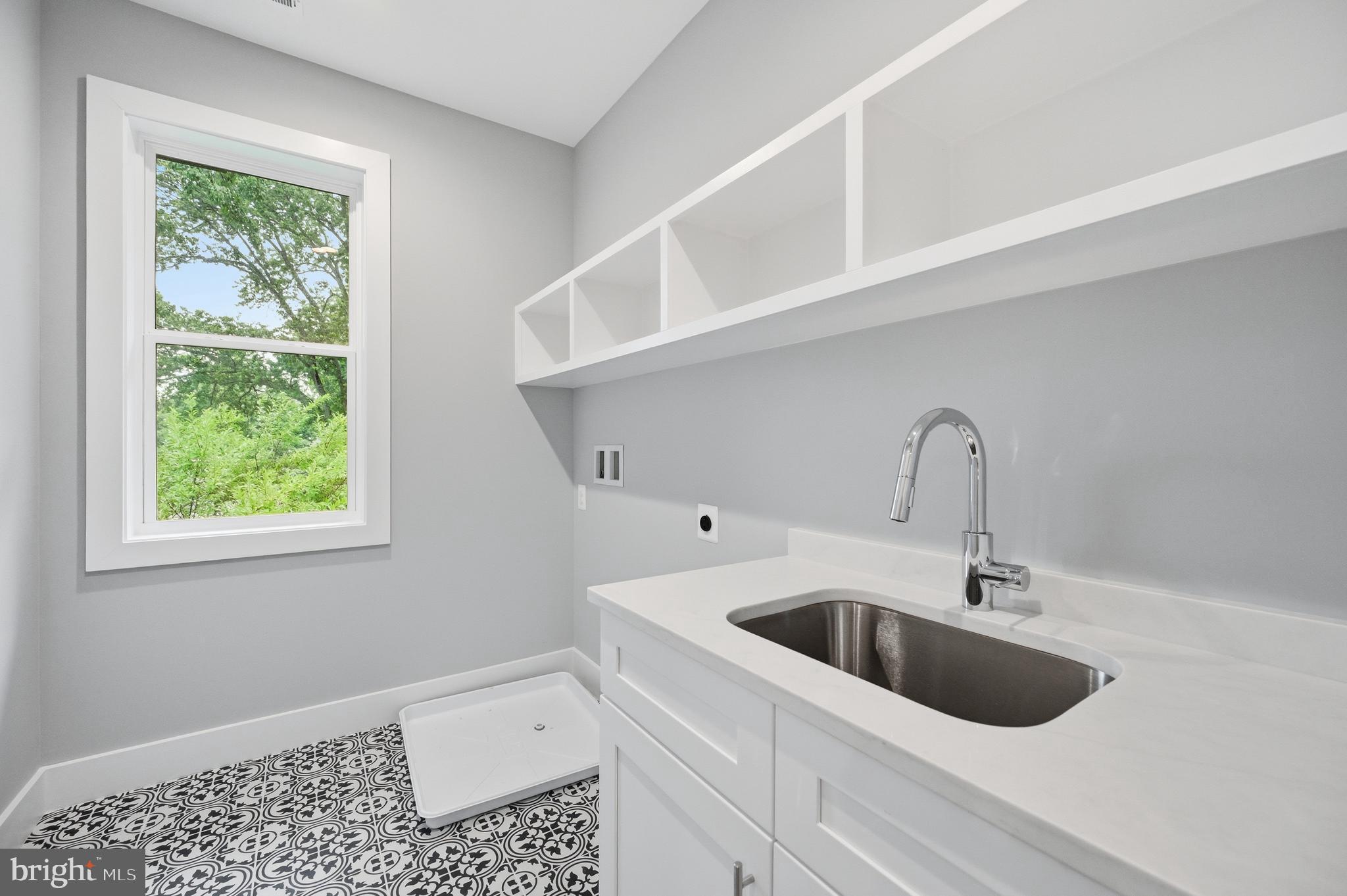 VIENNA HILLS - Residential