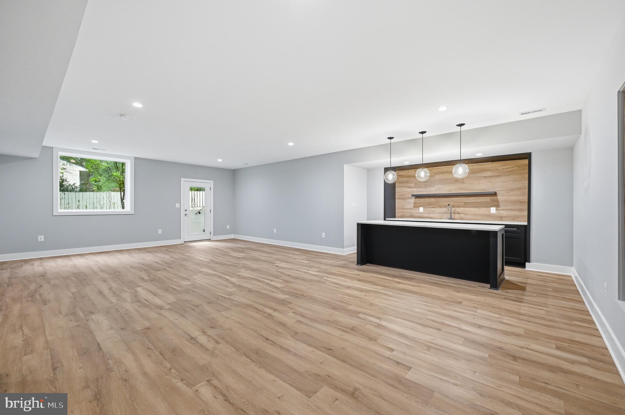 VIENNA HILLS - Residential
