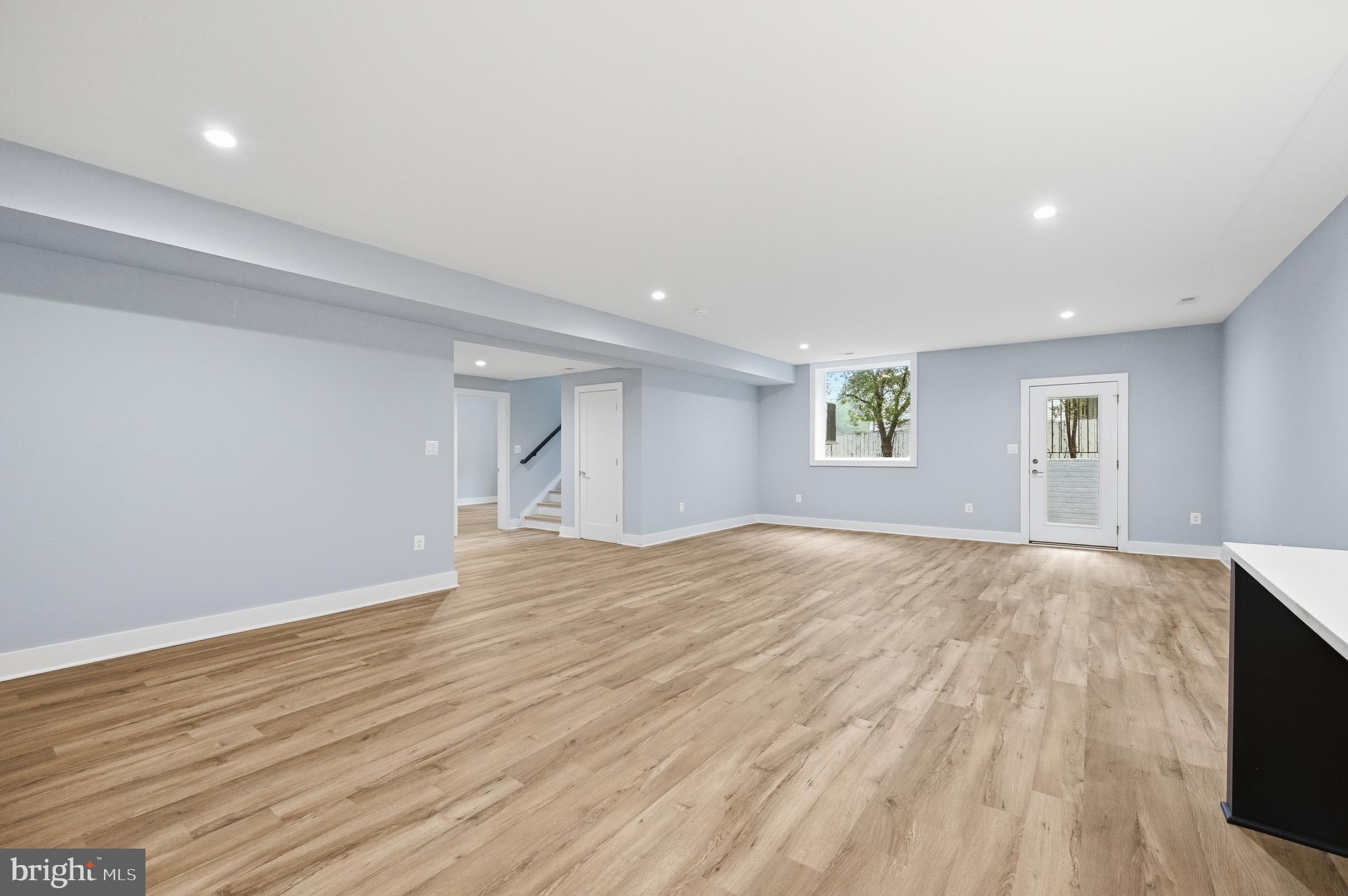 VIENNA HILLS - Residential