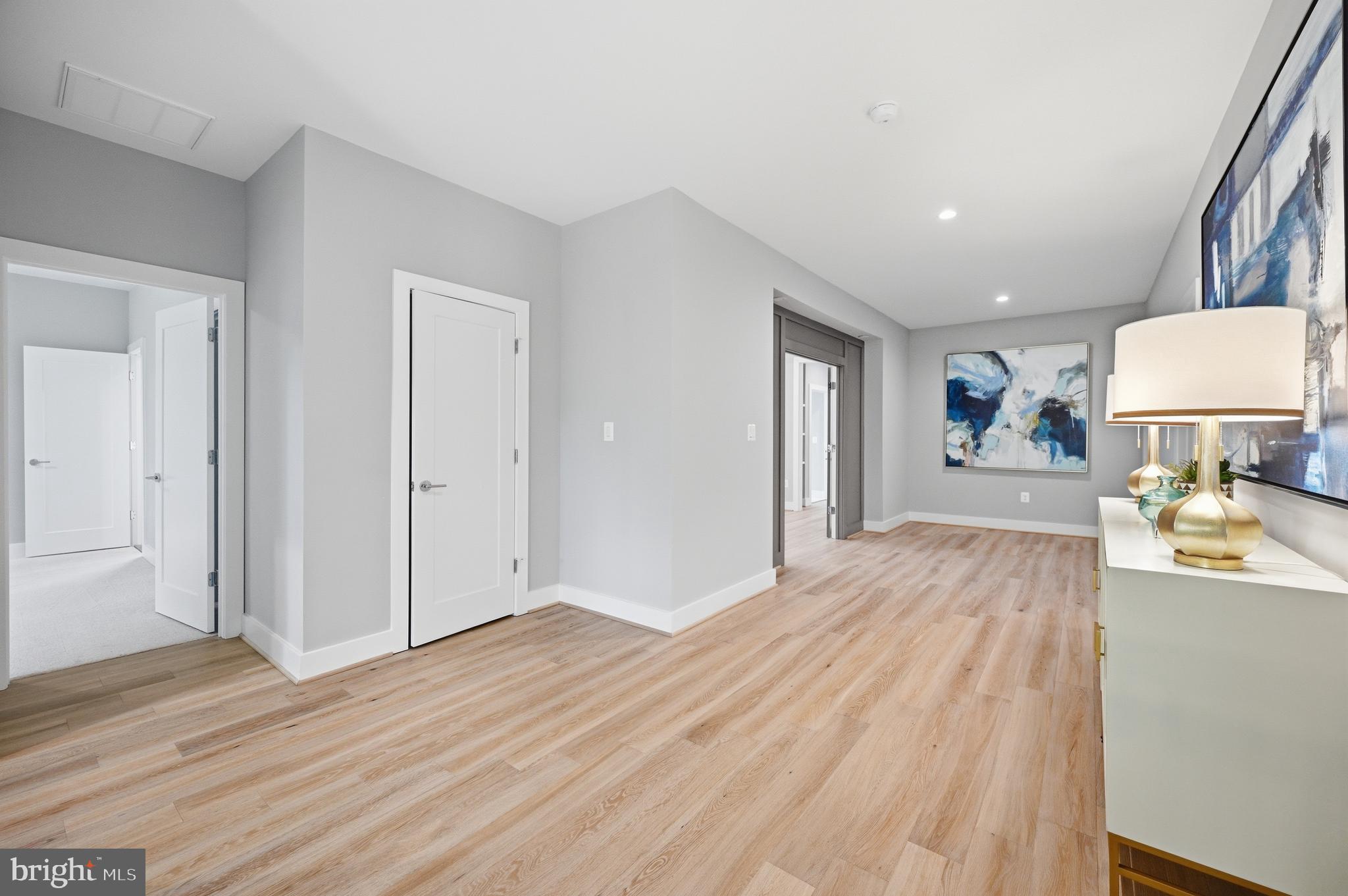 VIENNA HILLS - Residential
