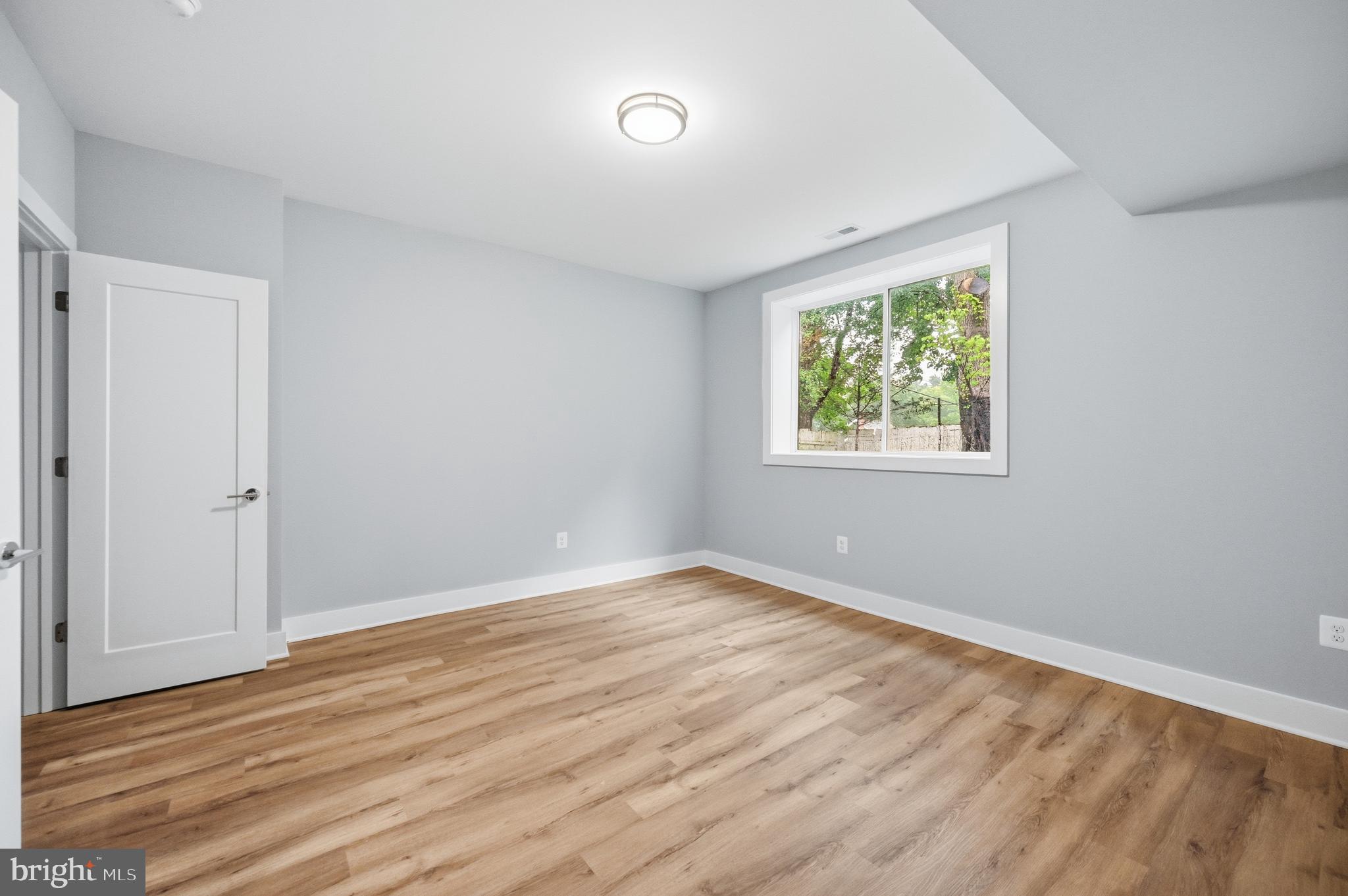 VIENNA HILLS - Residential