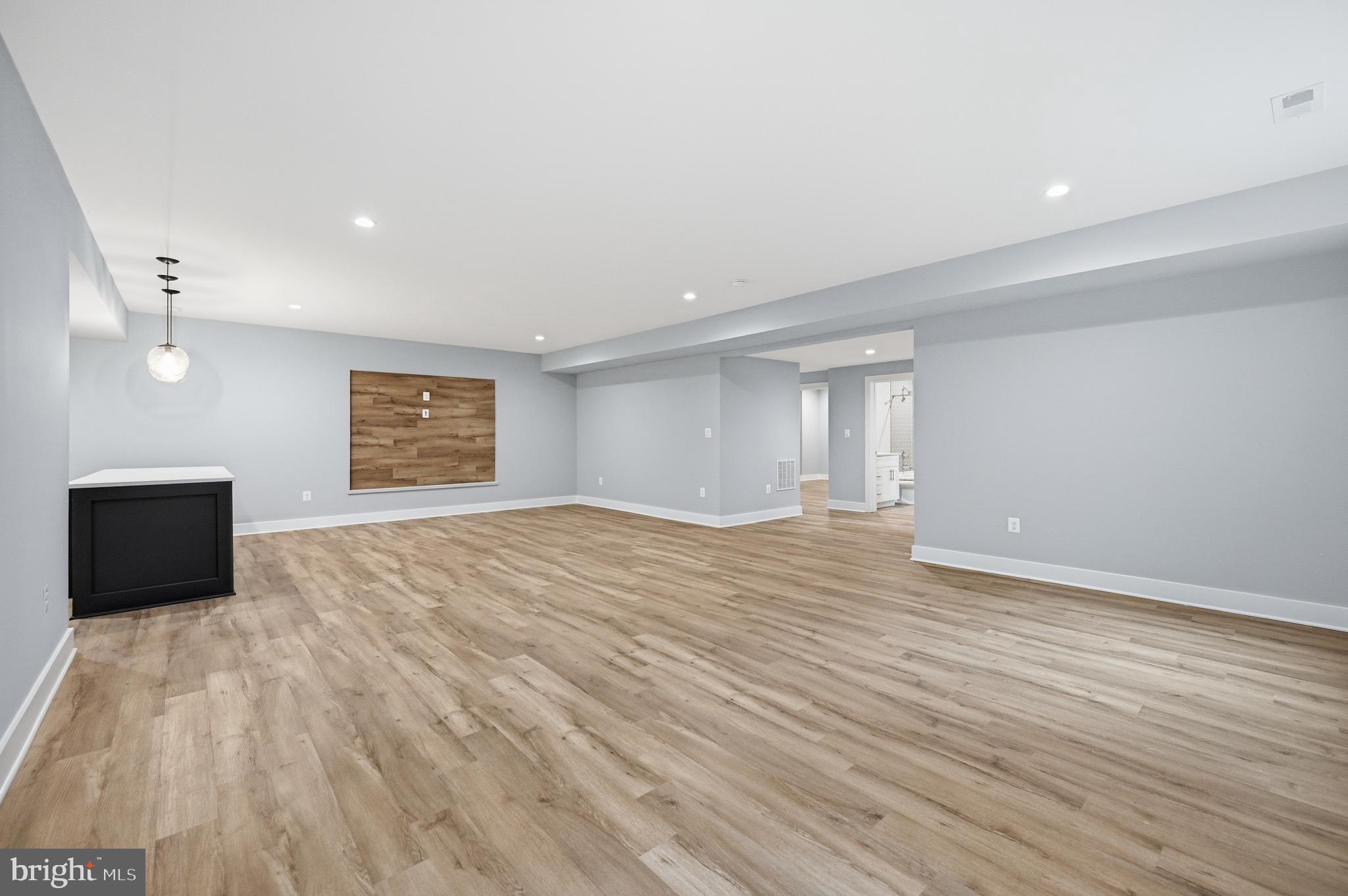 VIENNA HILLS - Residential