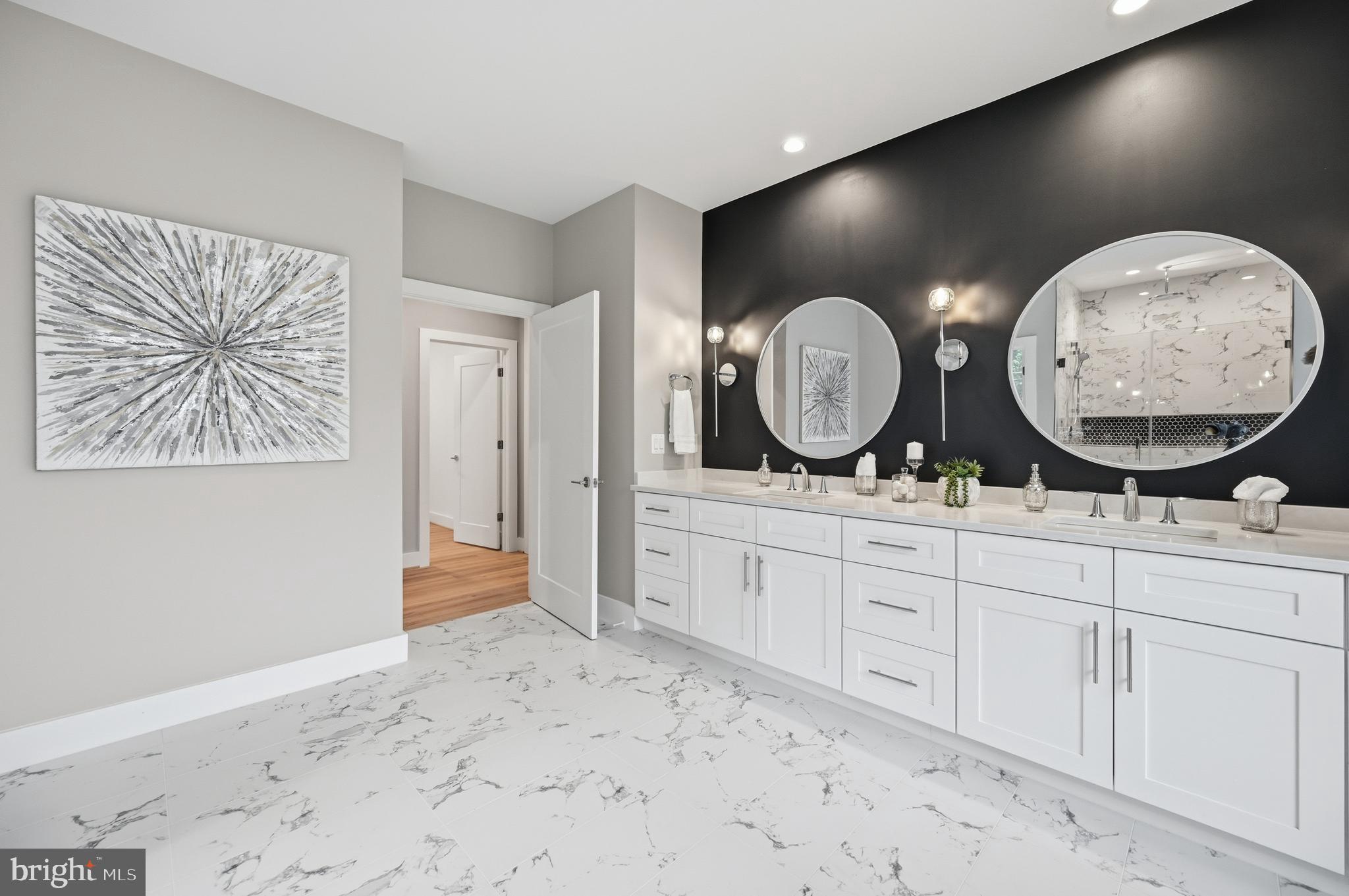 VIENNA HILLS - Residential