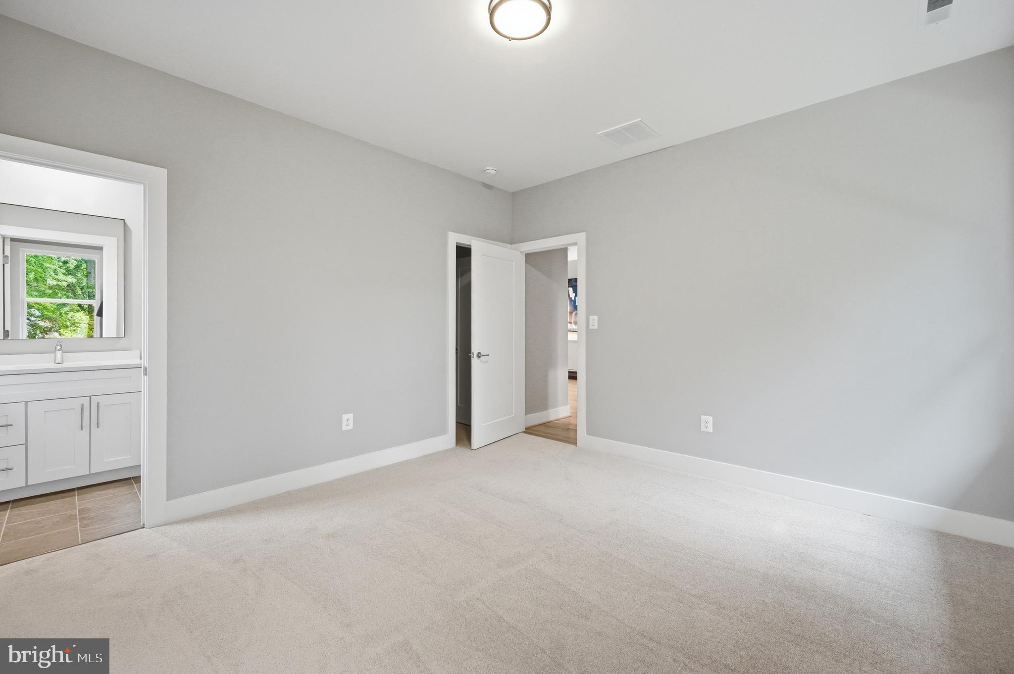 VIENNA HILLS - Residential