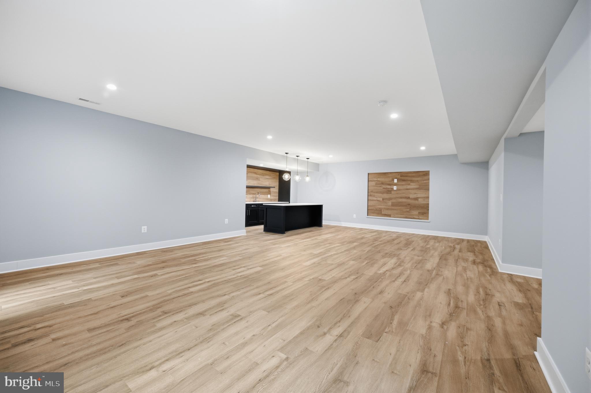 VIENNA HILLS - Residential