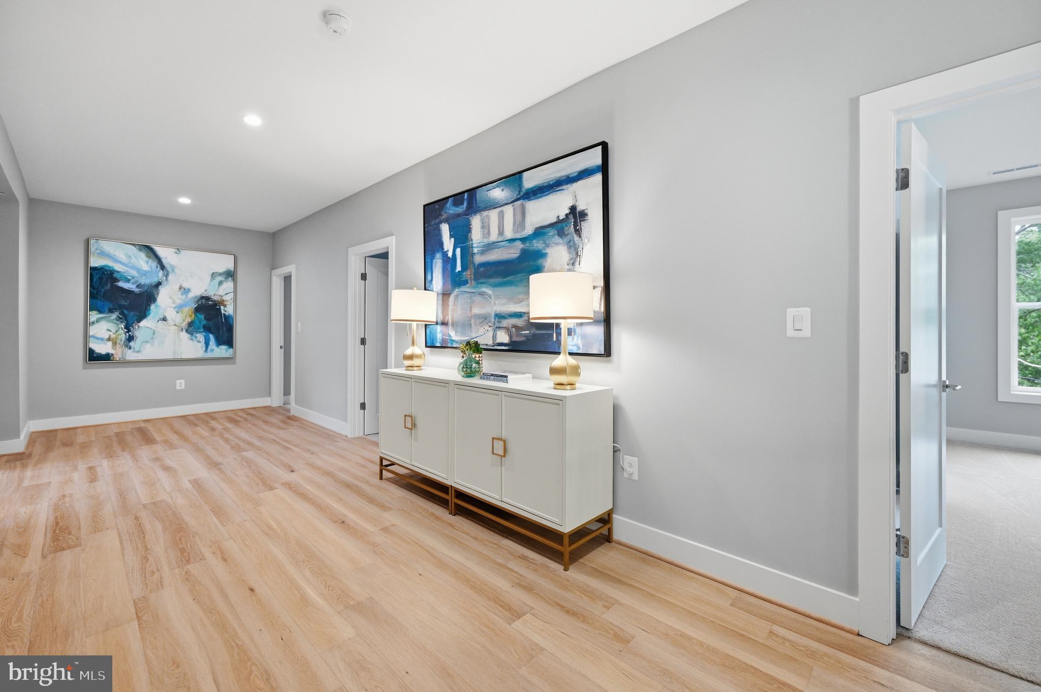 VIENNA HILLS - Residential