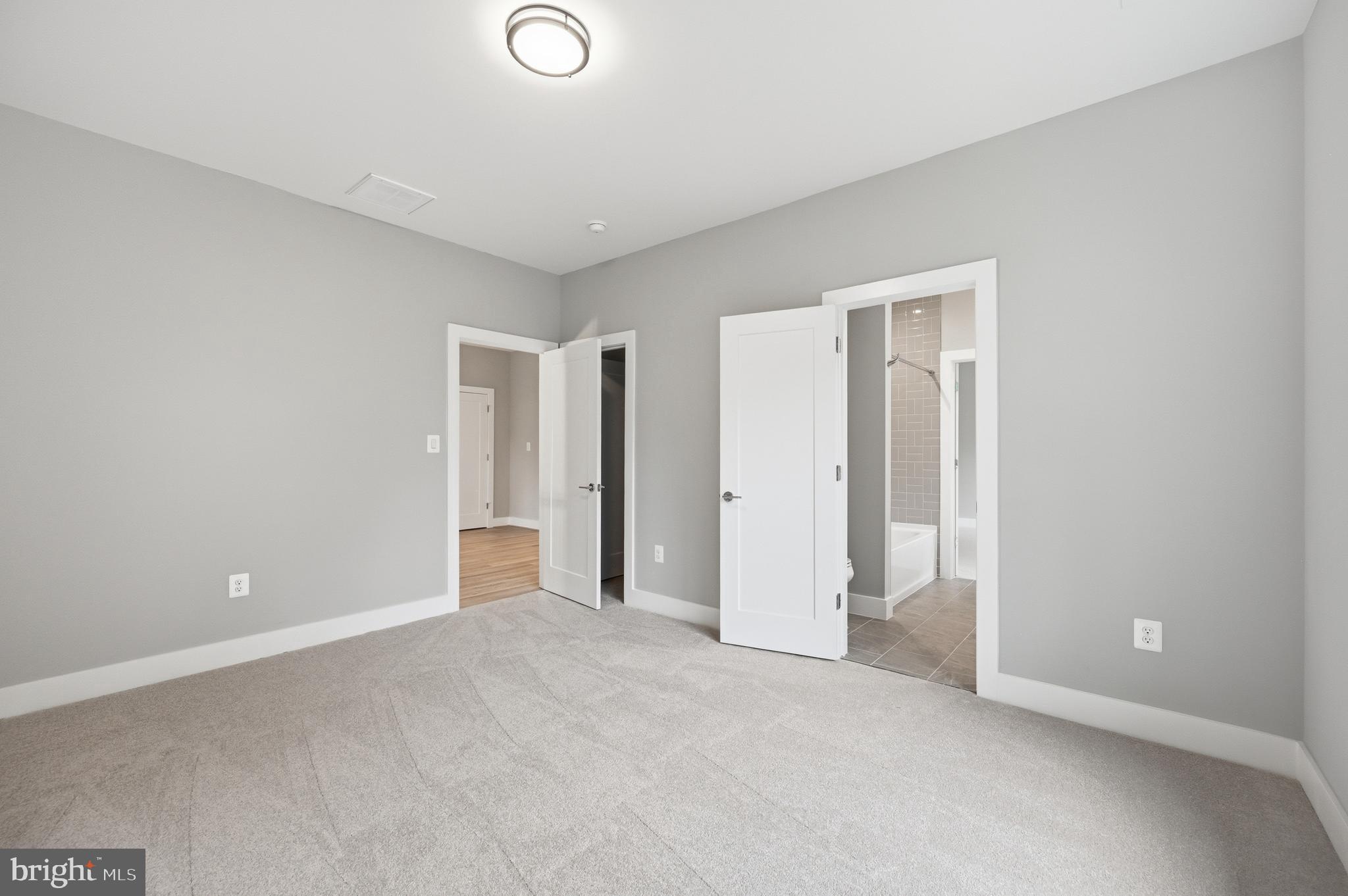 VIENNA HILLS - Residential