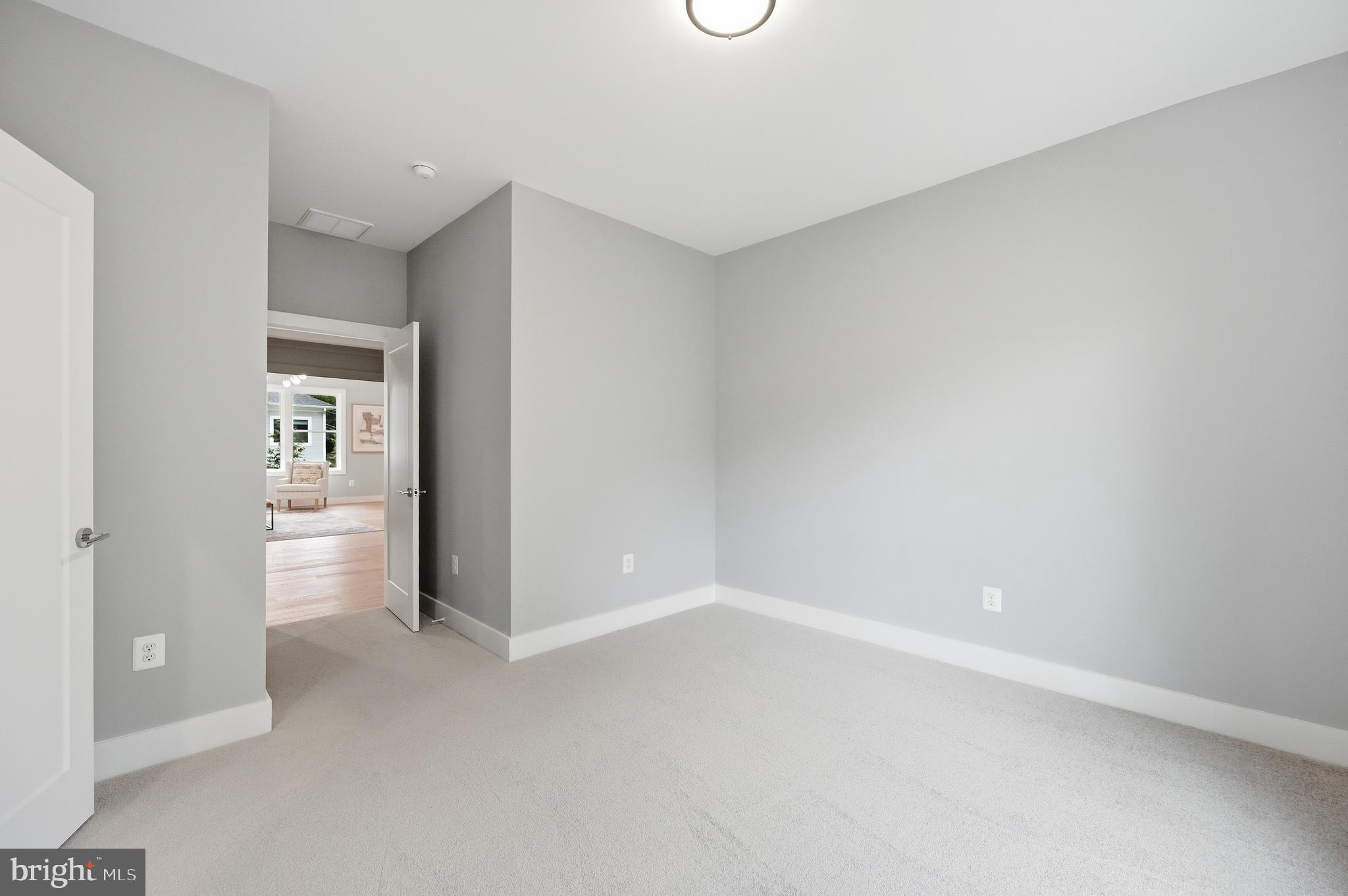 VIENNA HILLS - Residential