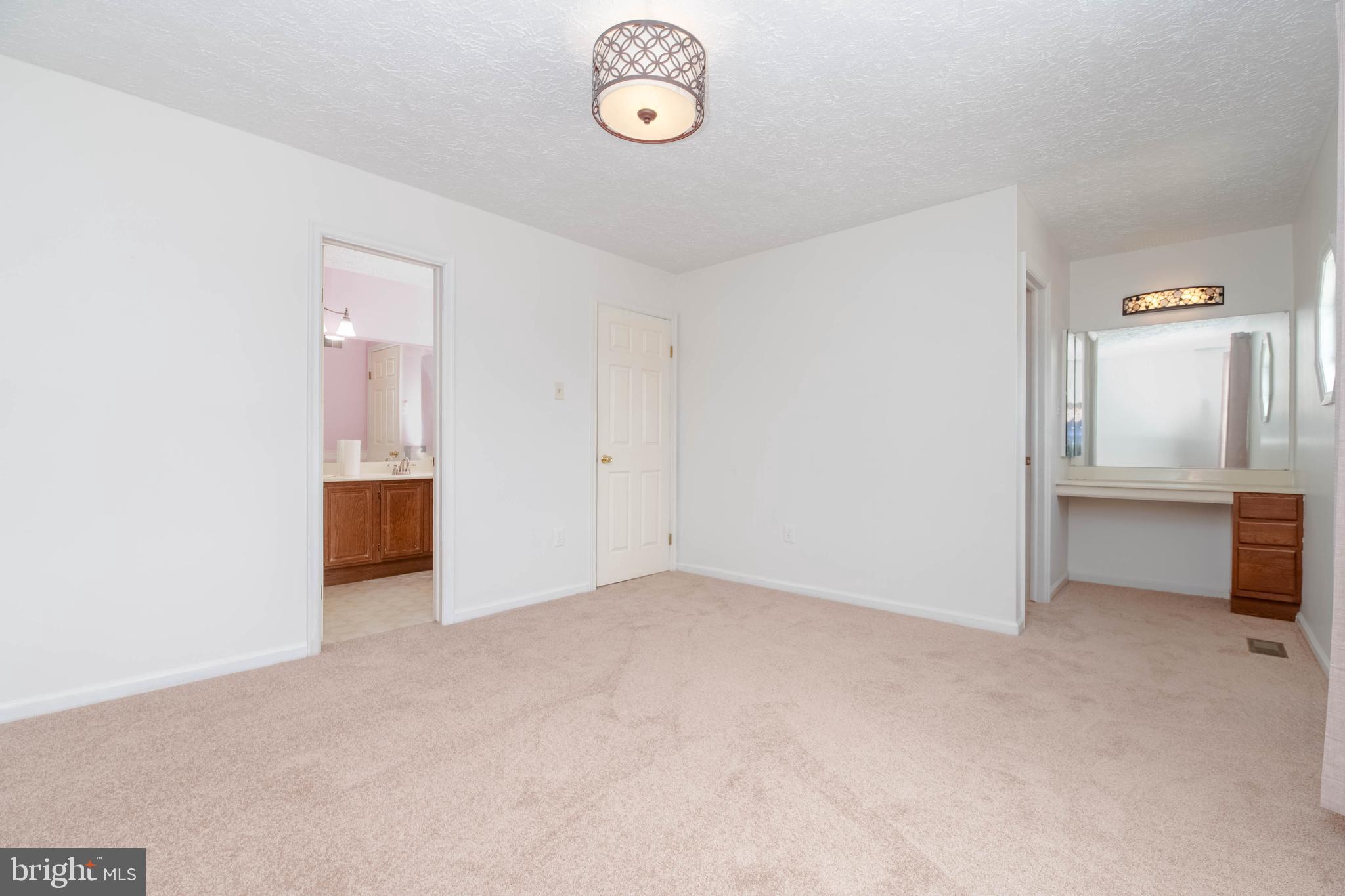 VILLAGE OF SILVER HALL - Residential