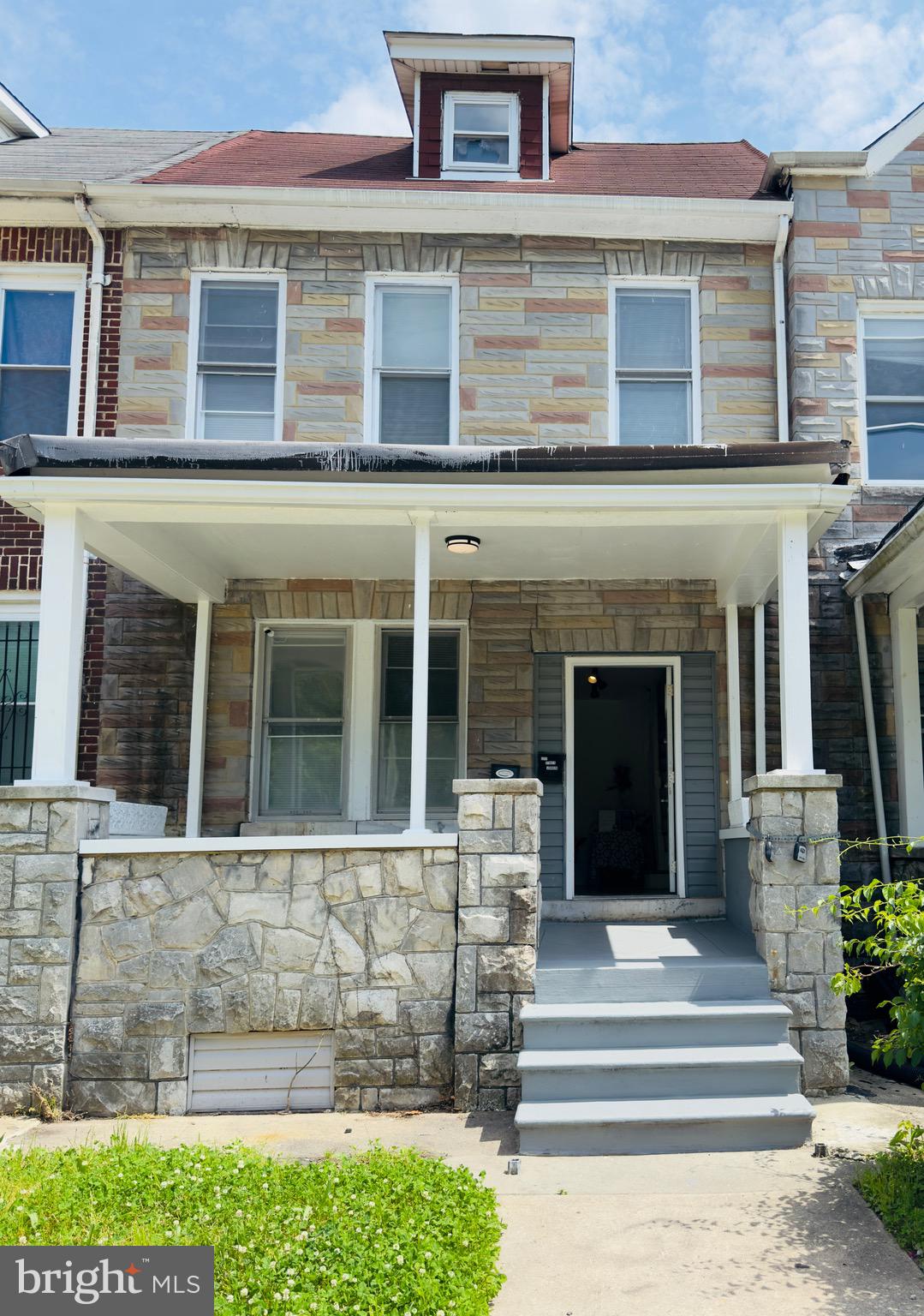 Welcome to your very own  slice of the city of Baltimore, Maryland at 2213 Bryant Ave in the Woodbrook subdivision.

This 4-bedroom townhouse has  a loft that can be counted as a bedroom number 5, with a functioning half bath that can be converted to full bathroom in the basement: it’s  home base for your weekend treks through Druid Hill Park and morning coffee at the Rawlings Conservatory. 

With 1,400+ sq. ft. of space, it’s got the bones of a classic 1920s townhouse but the feel of a modern industrial masterpiece. Come for the brick soul, stay for the five-minute commute to MICA or the Zoo and experience the charisma and city charm.