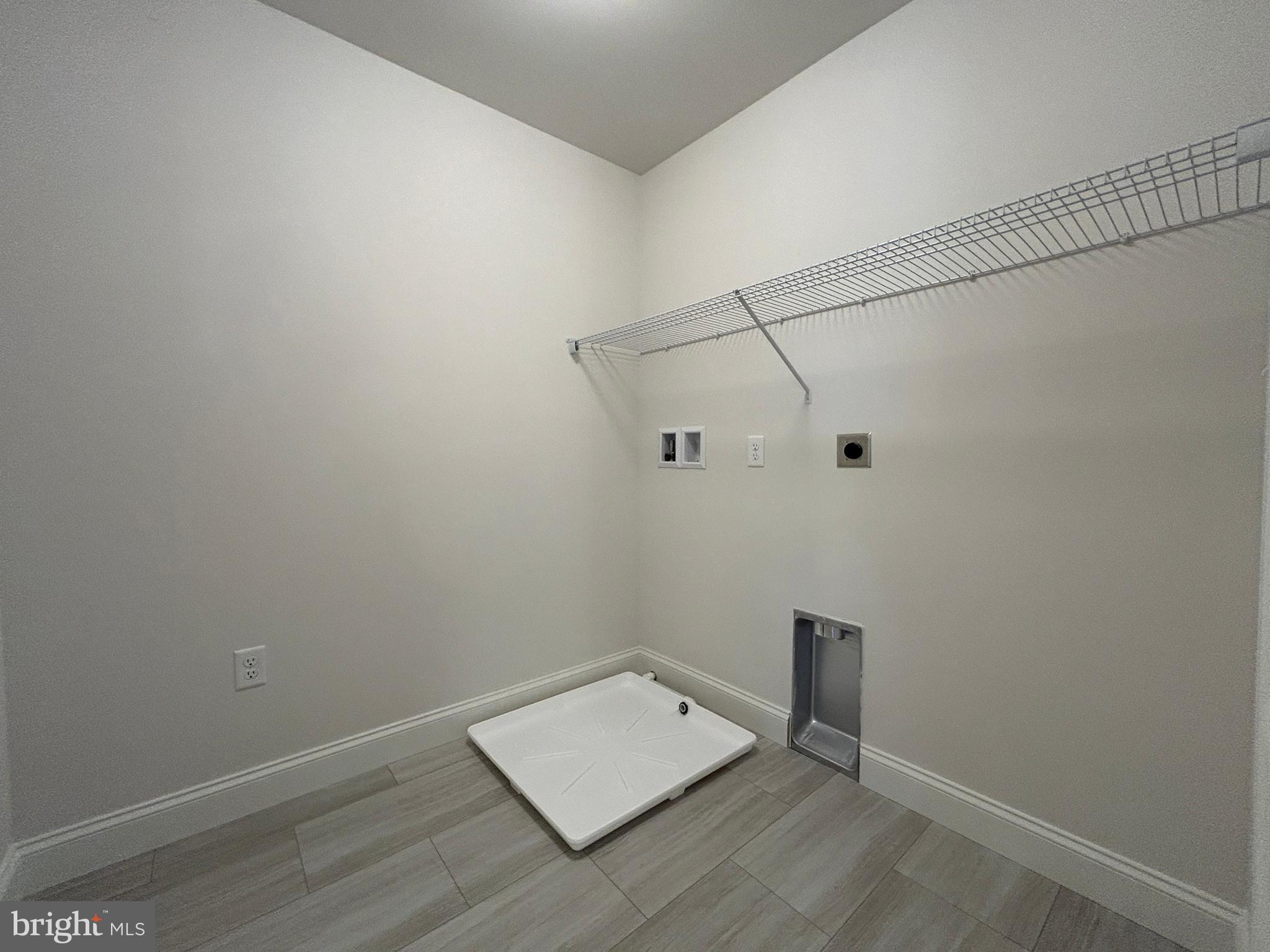 WOODLAND HILLS - Residential