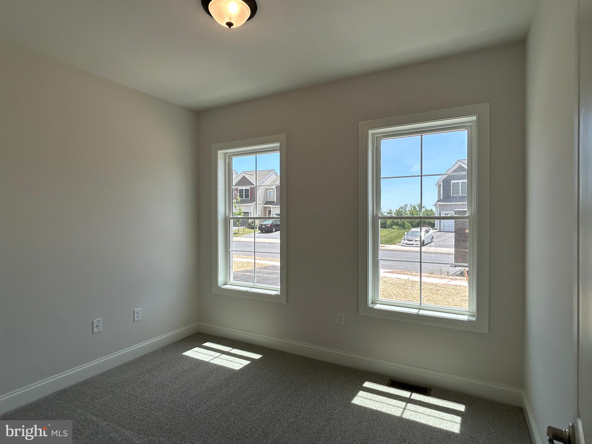 WOODLAND HILLS - Residential