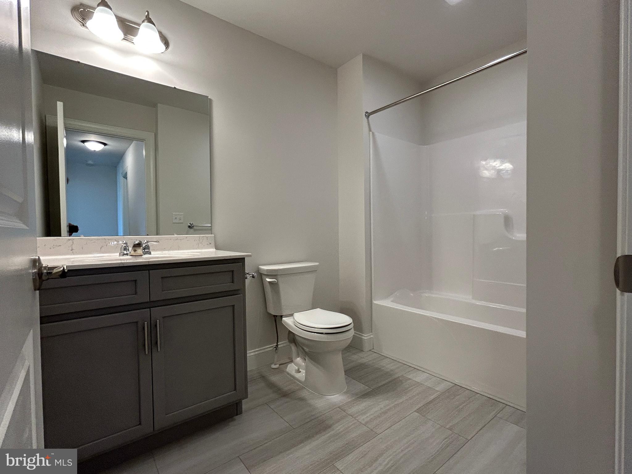 WOODLAND HILLS - Residential