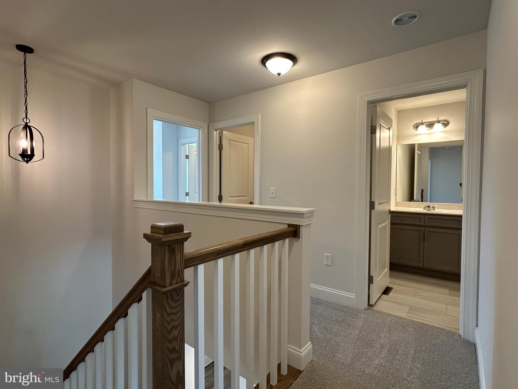 WOODLAND HILLS - Residential
