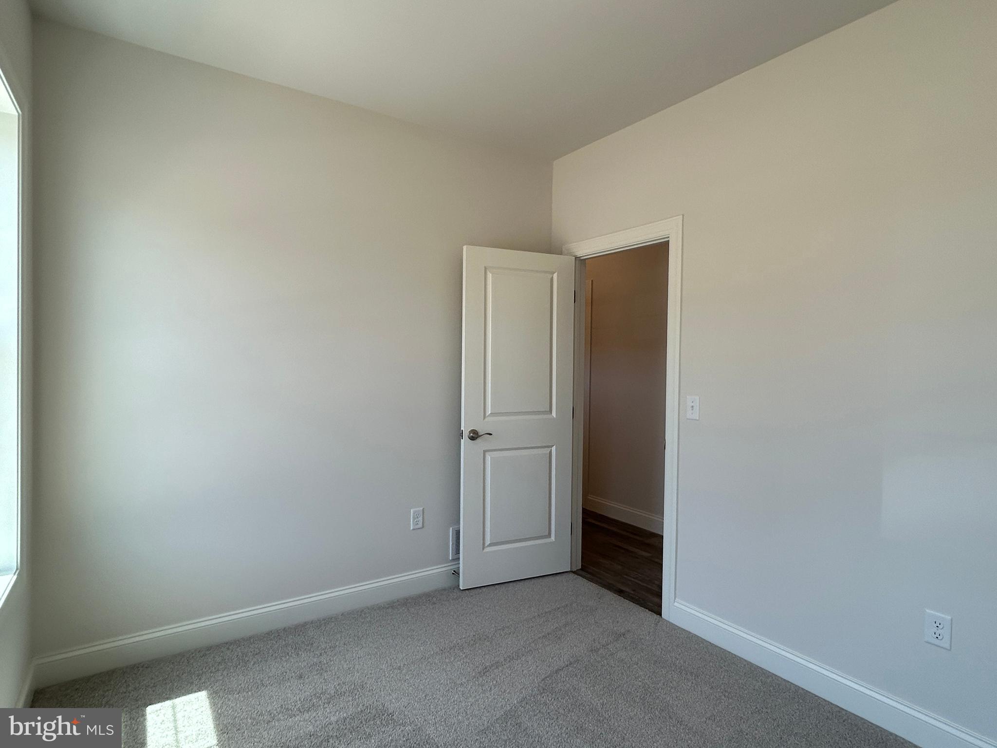 WOODLAND HILLS - Residential