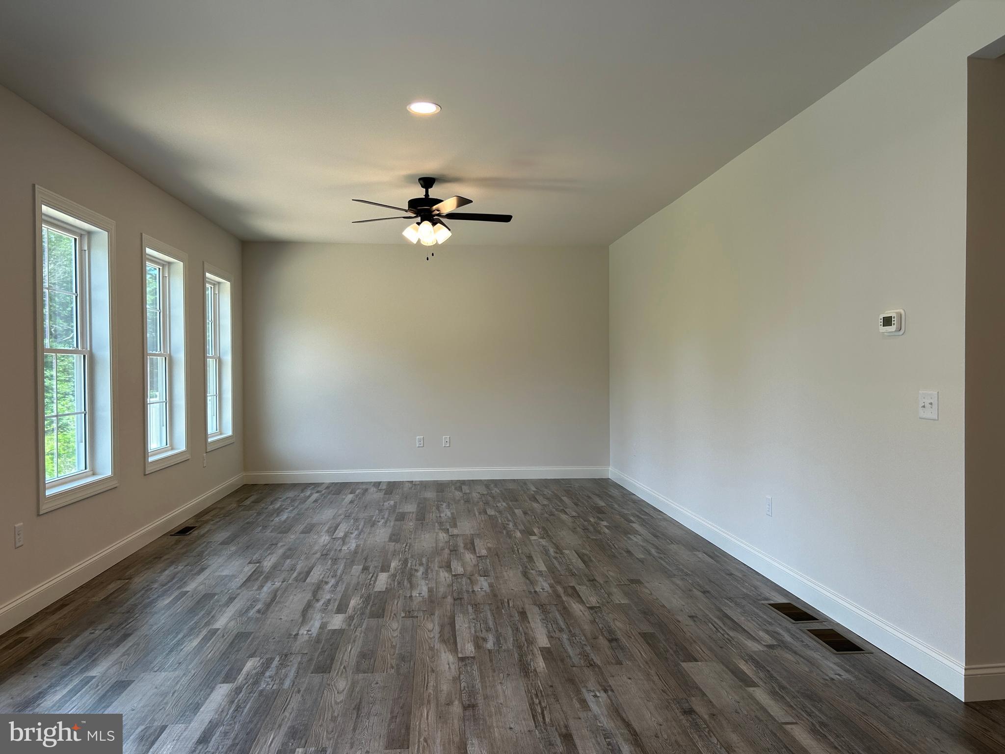 WOODLAND HILLS - Residential